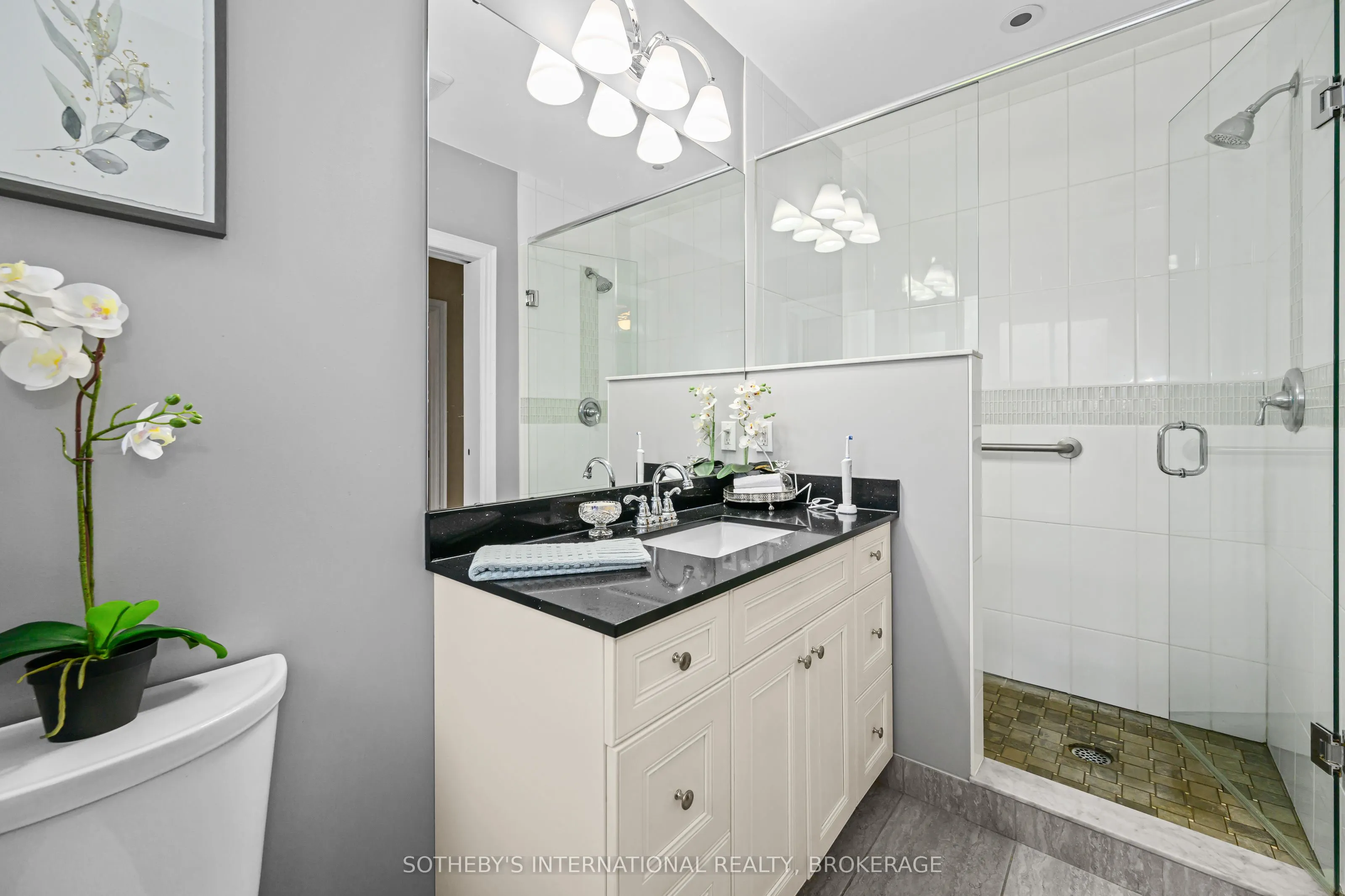880 Edgemere Road