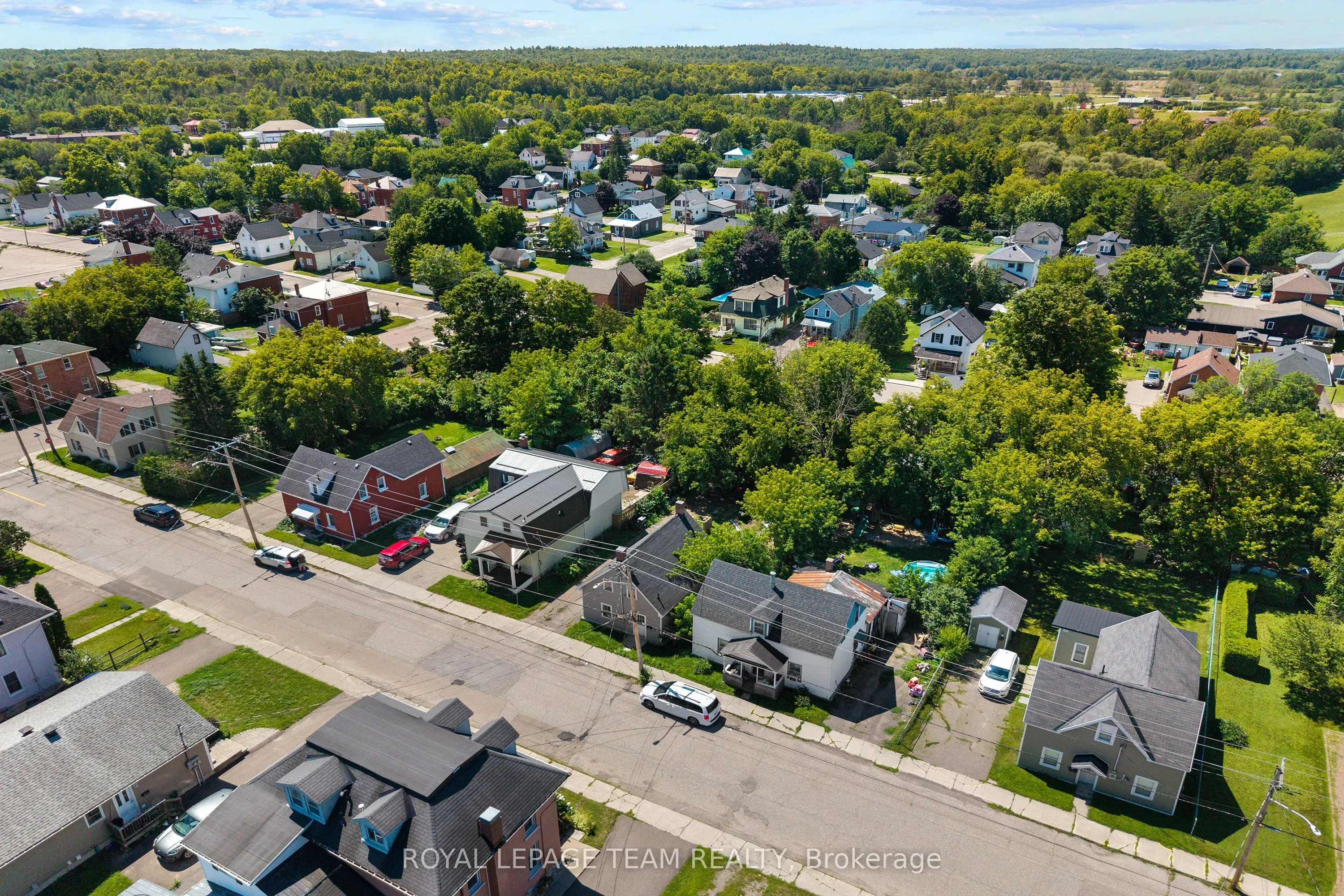 42 Bonnechere Street S