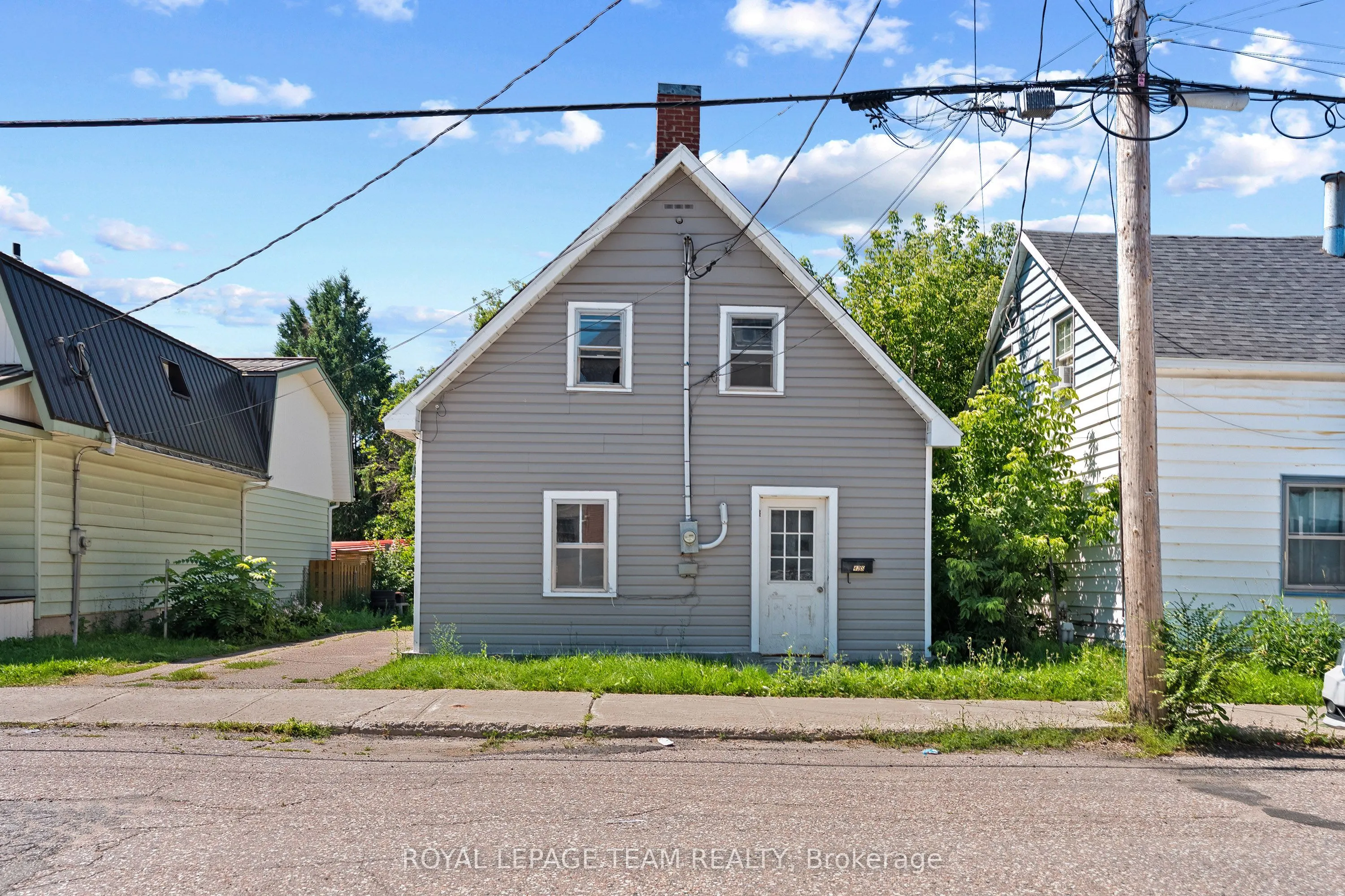 42 Bonnechere Street S