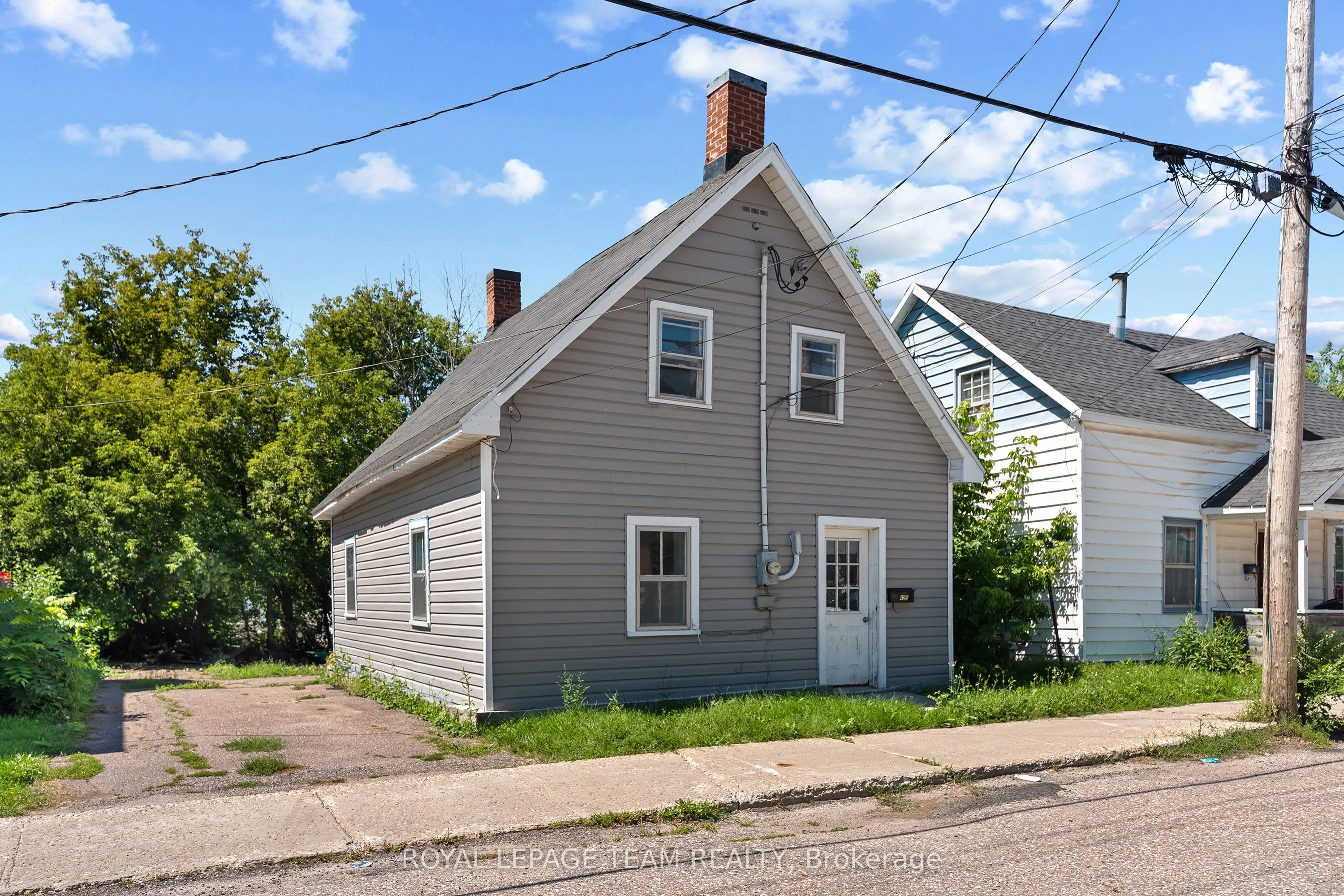 42 Bonnechere Street S