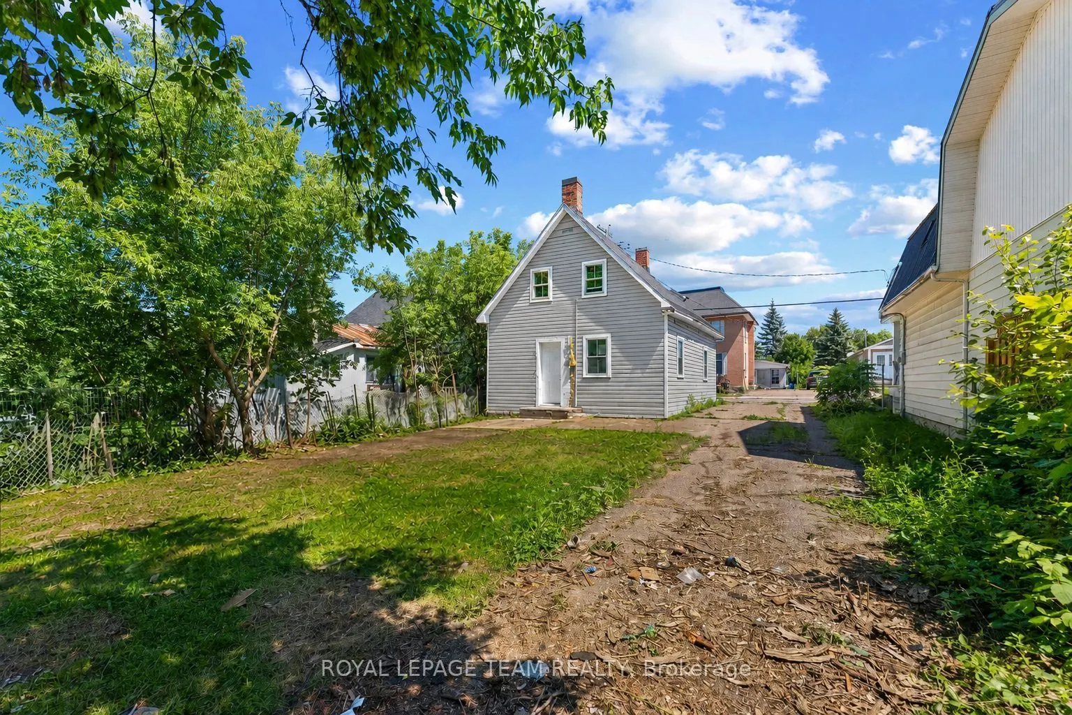 42 Bonnechere Street S