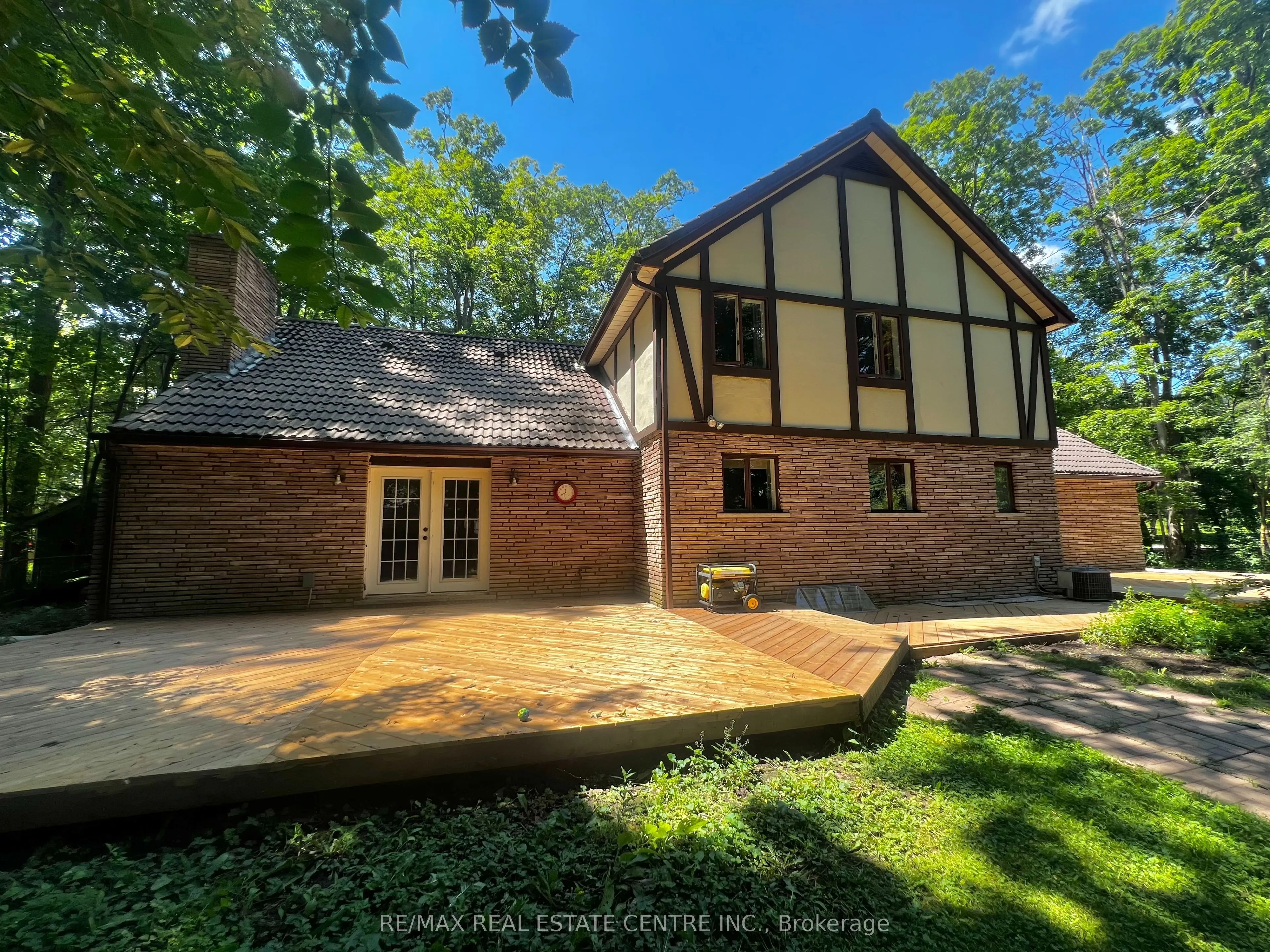 132 Birch Grove