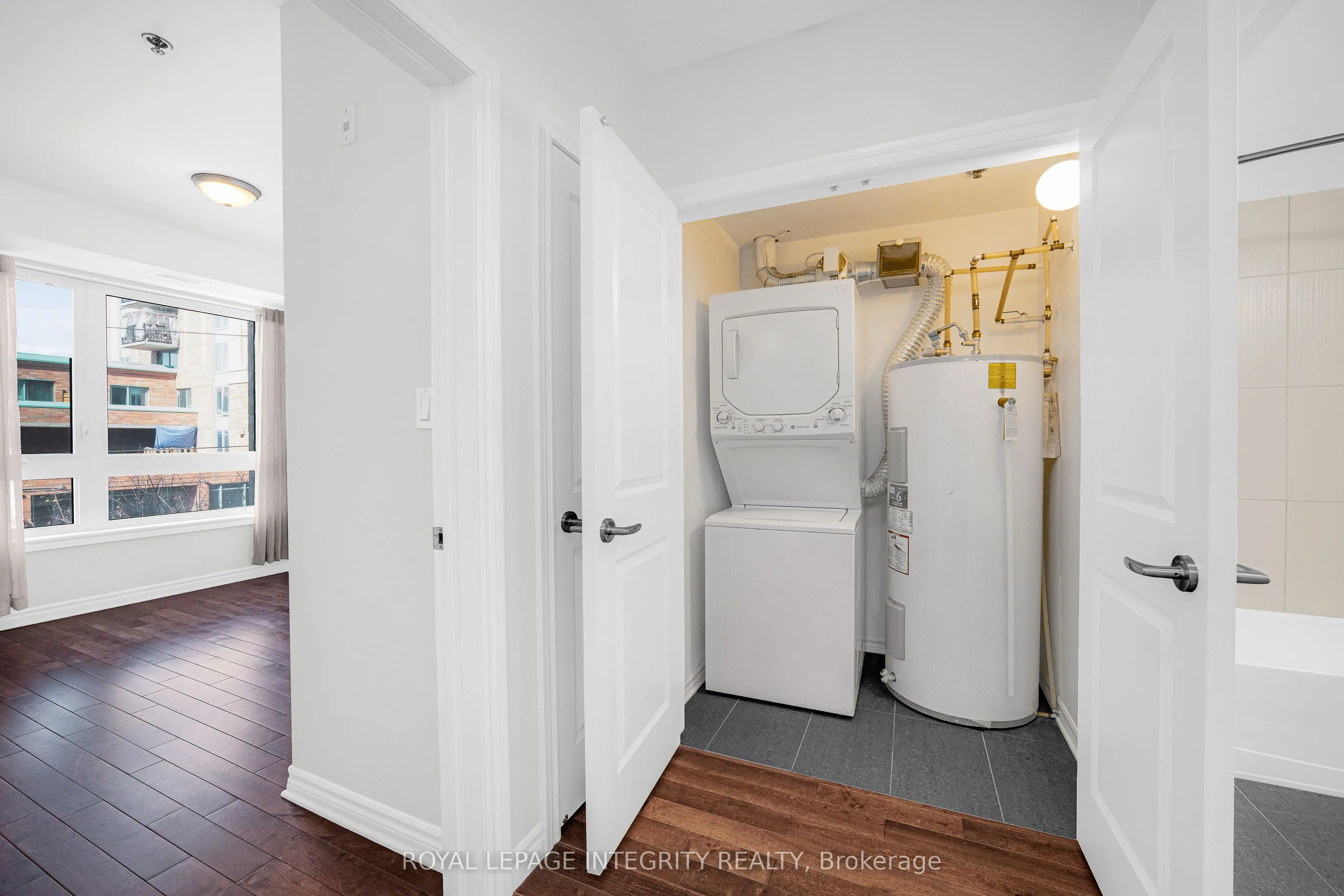 429 Kent Street #320