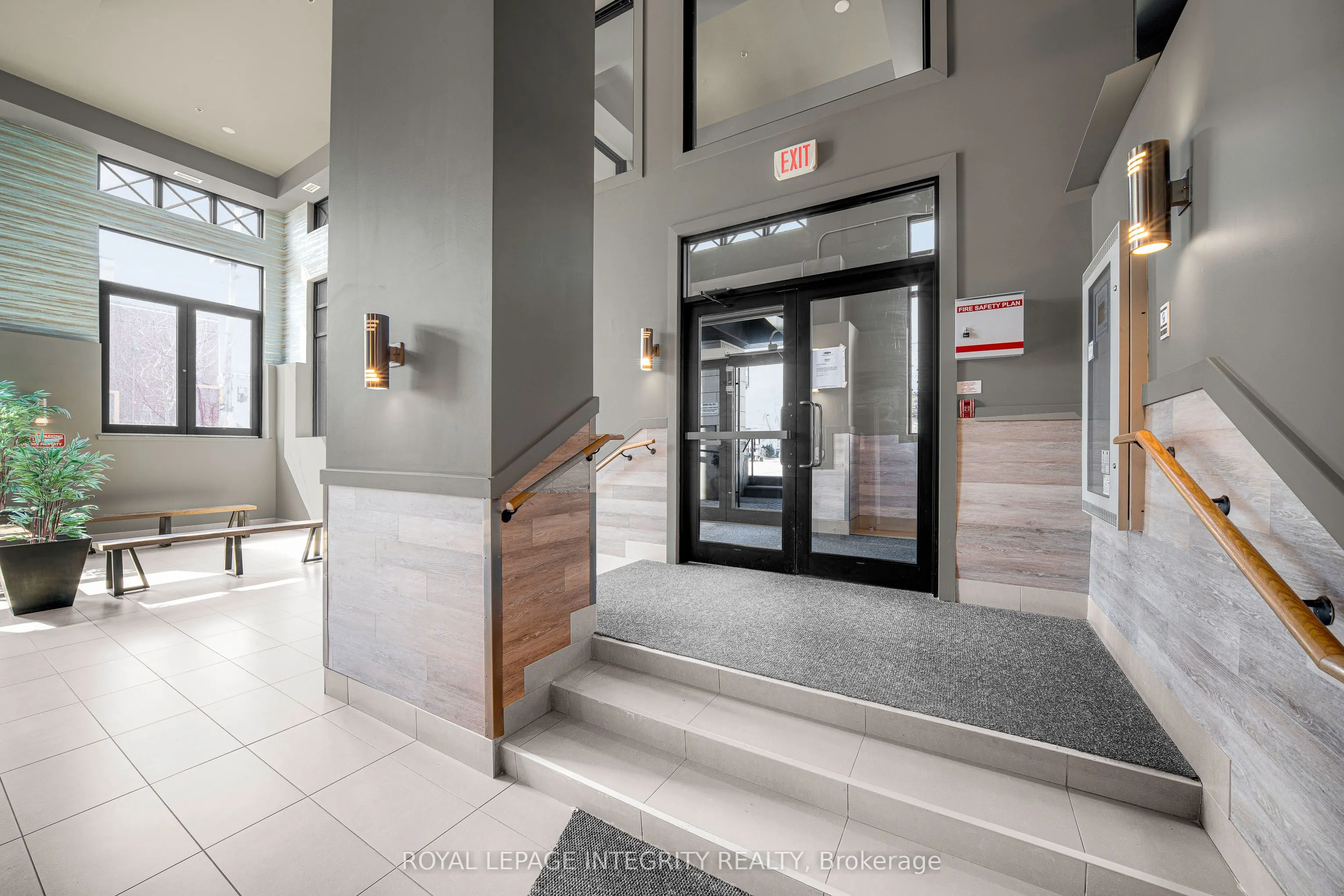429 Kent Street #320