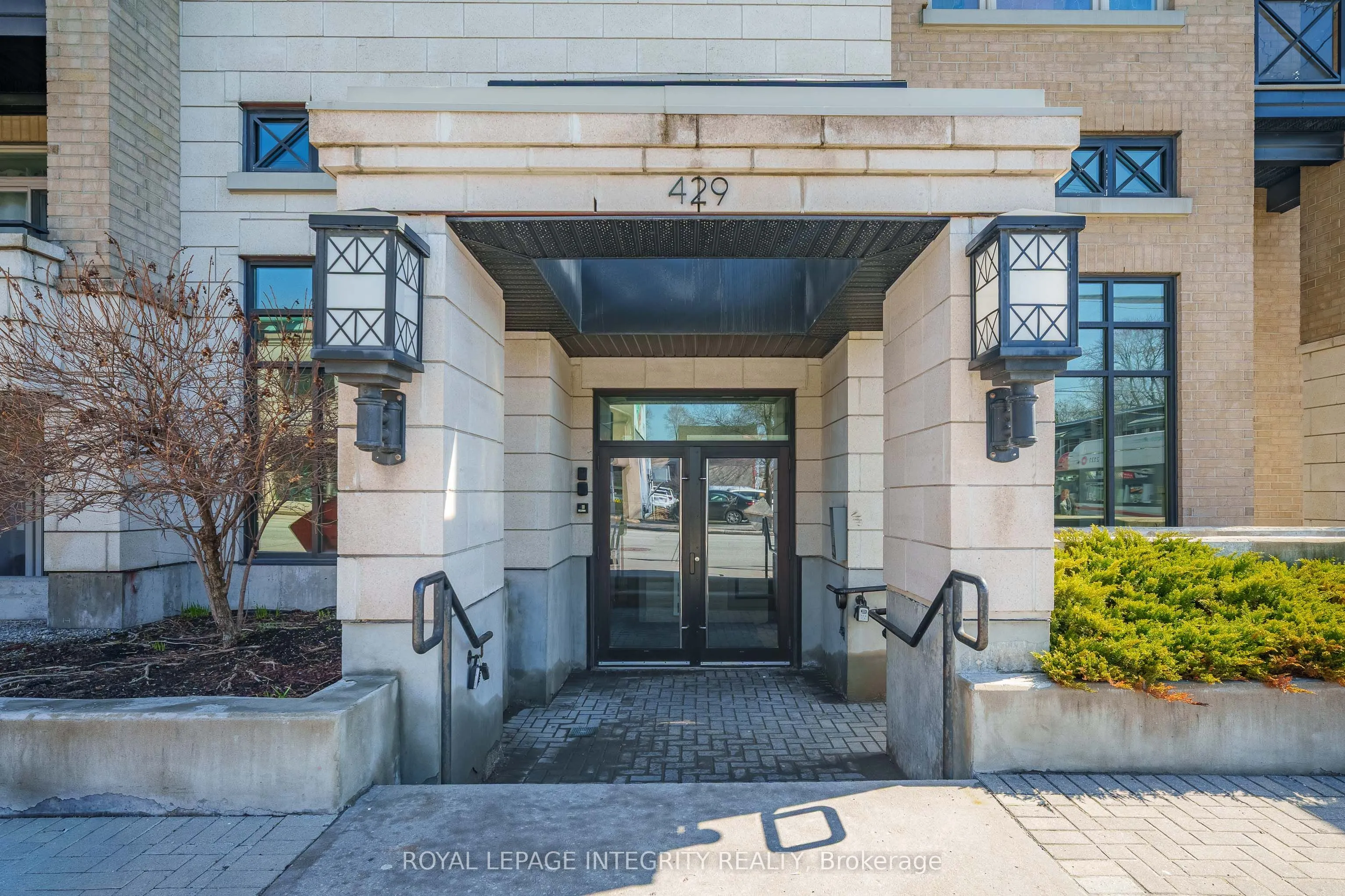 429 Kent Street #320
