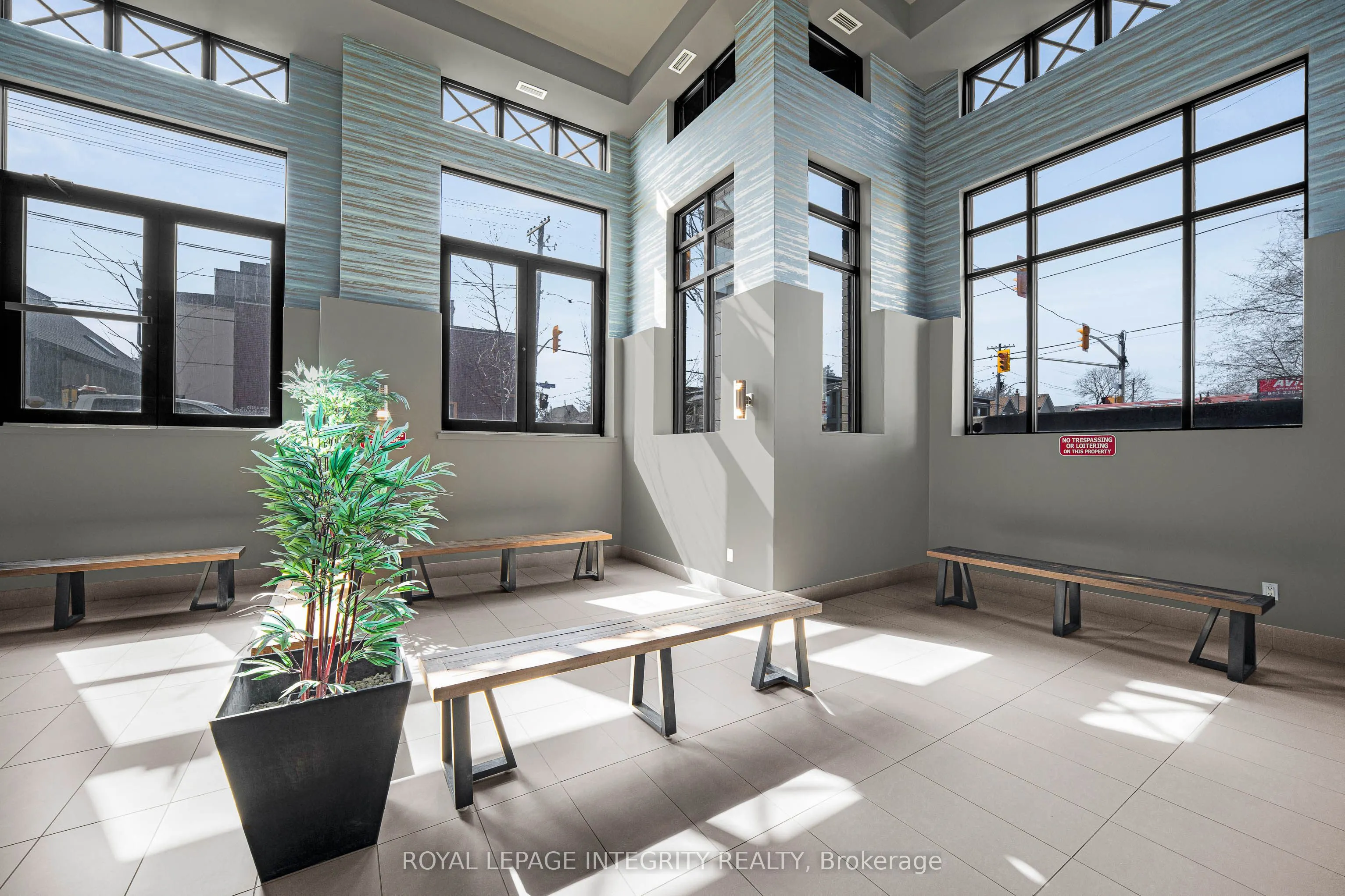 429 Kent Street #320