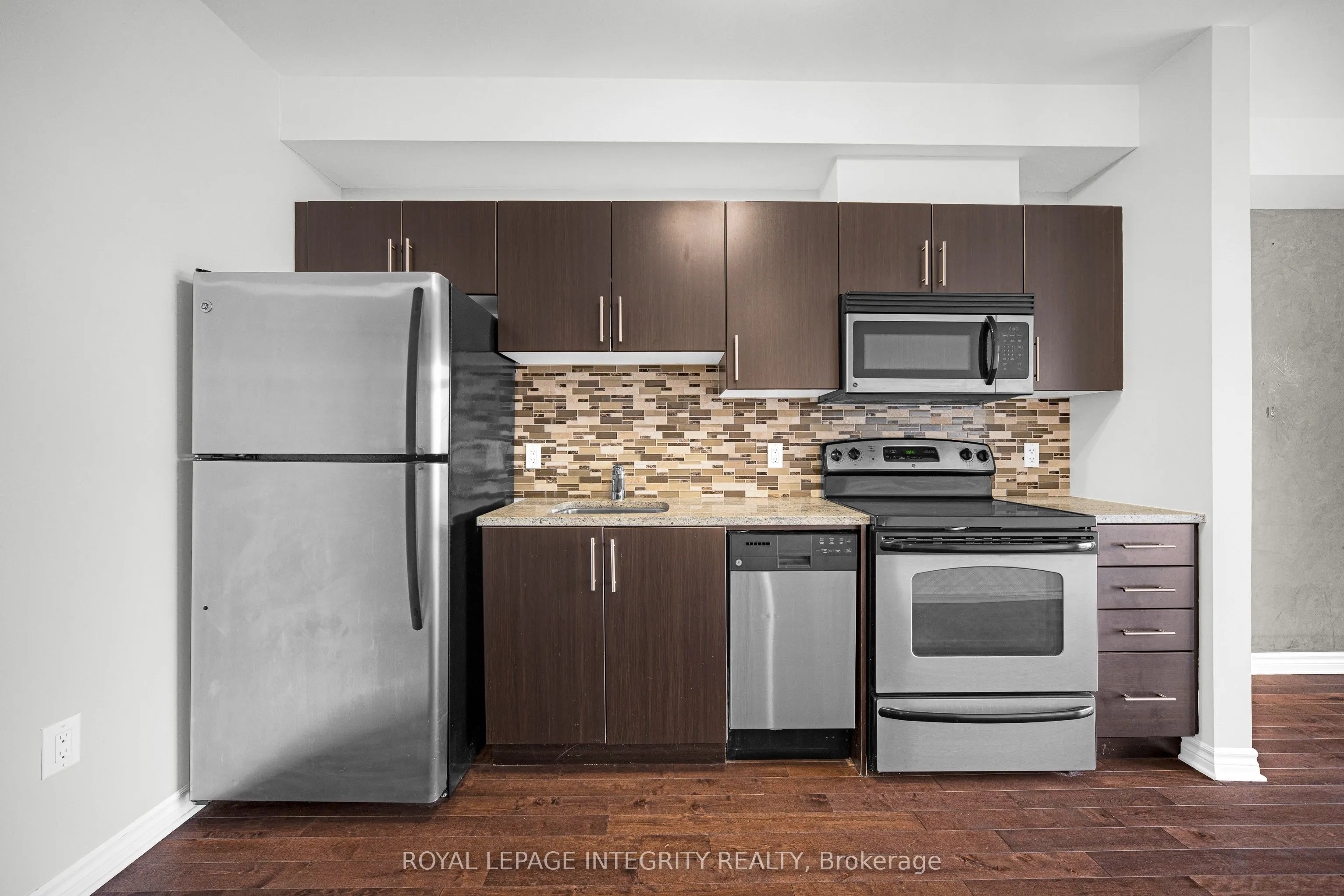429 Kent Street #320
