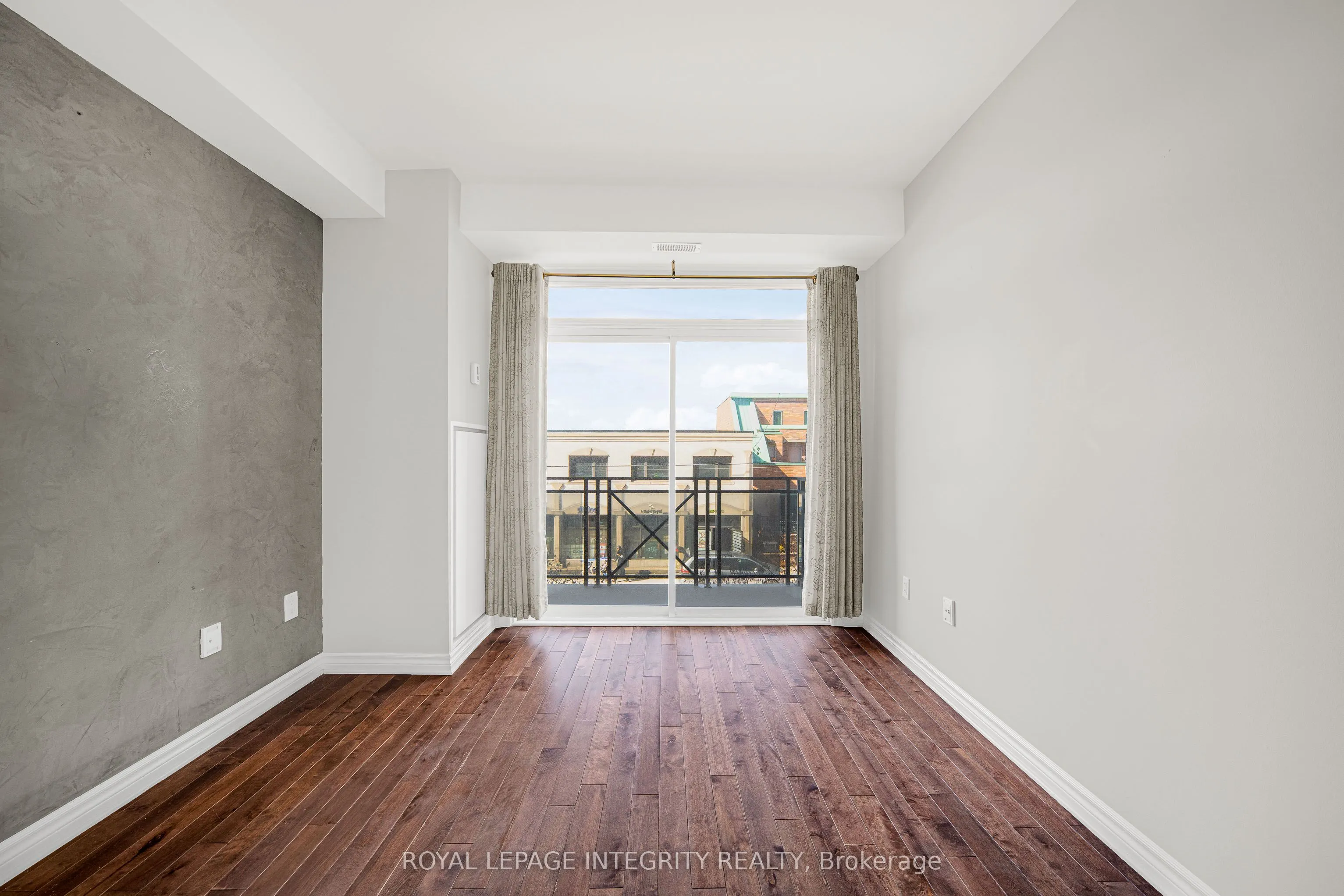 429 Kent Street #320