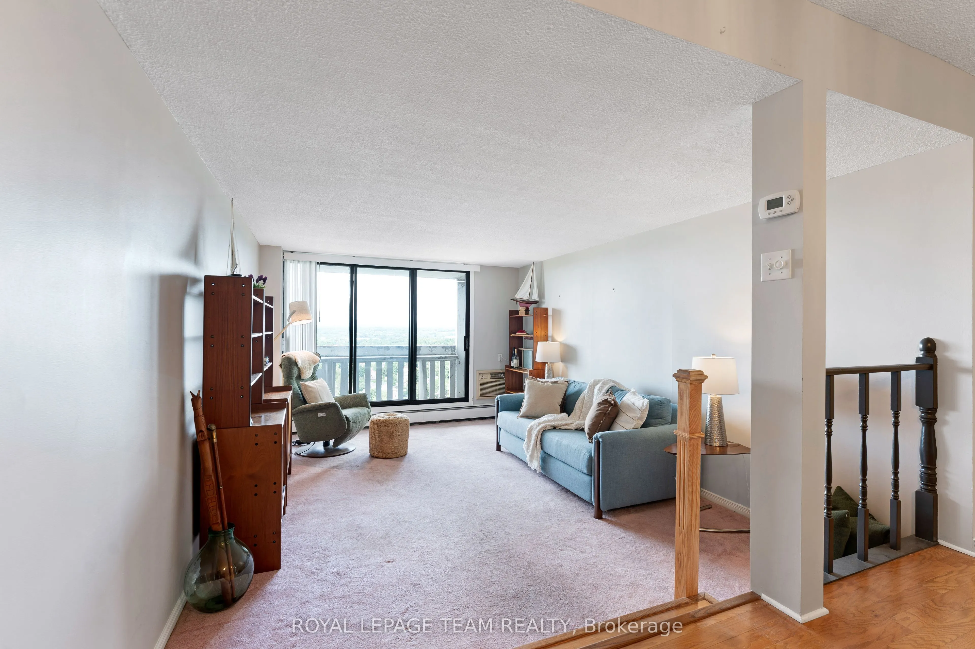 415 Greenview Avenue #1402
