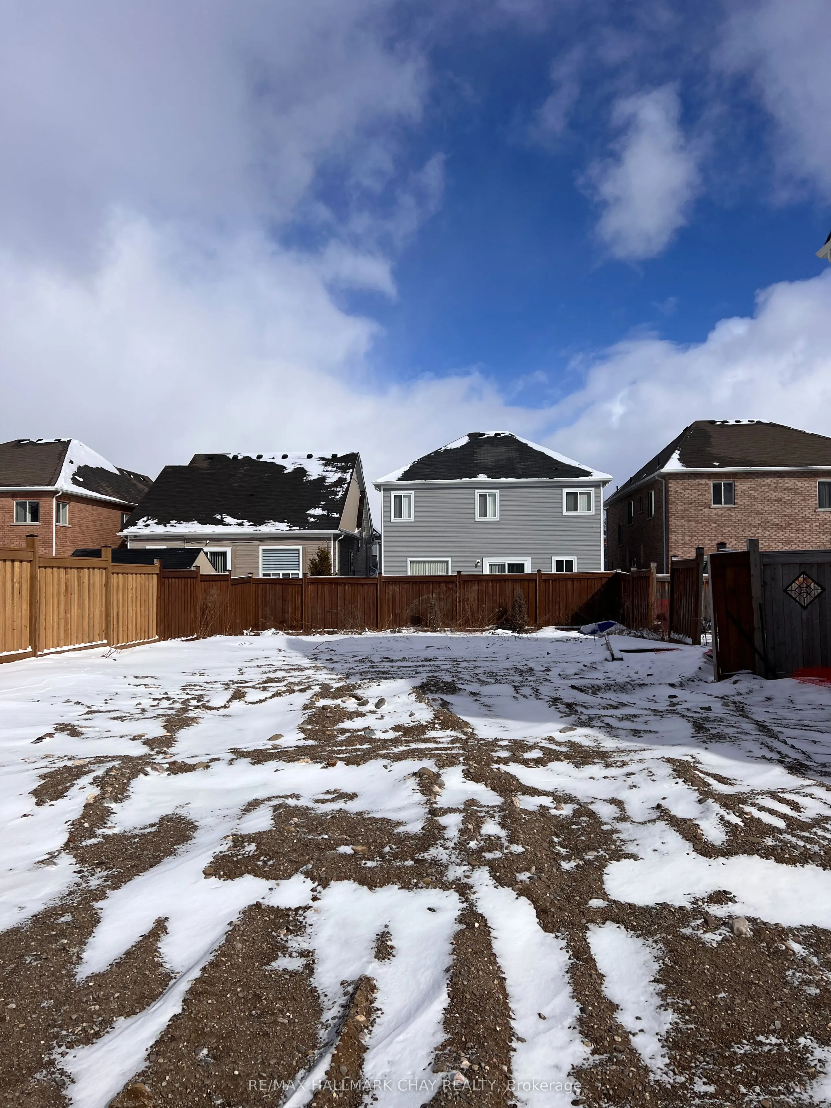 837 O'Reilly Crescent
