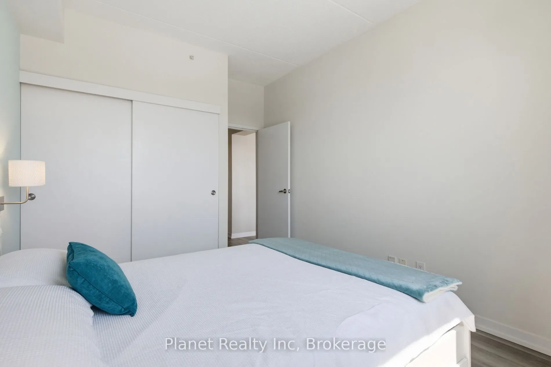5 Gordon Street #406