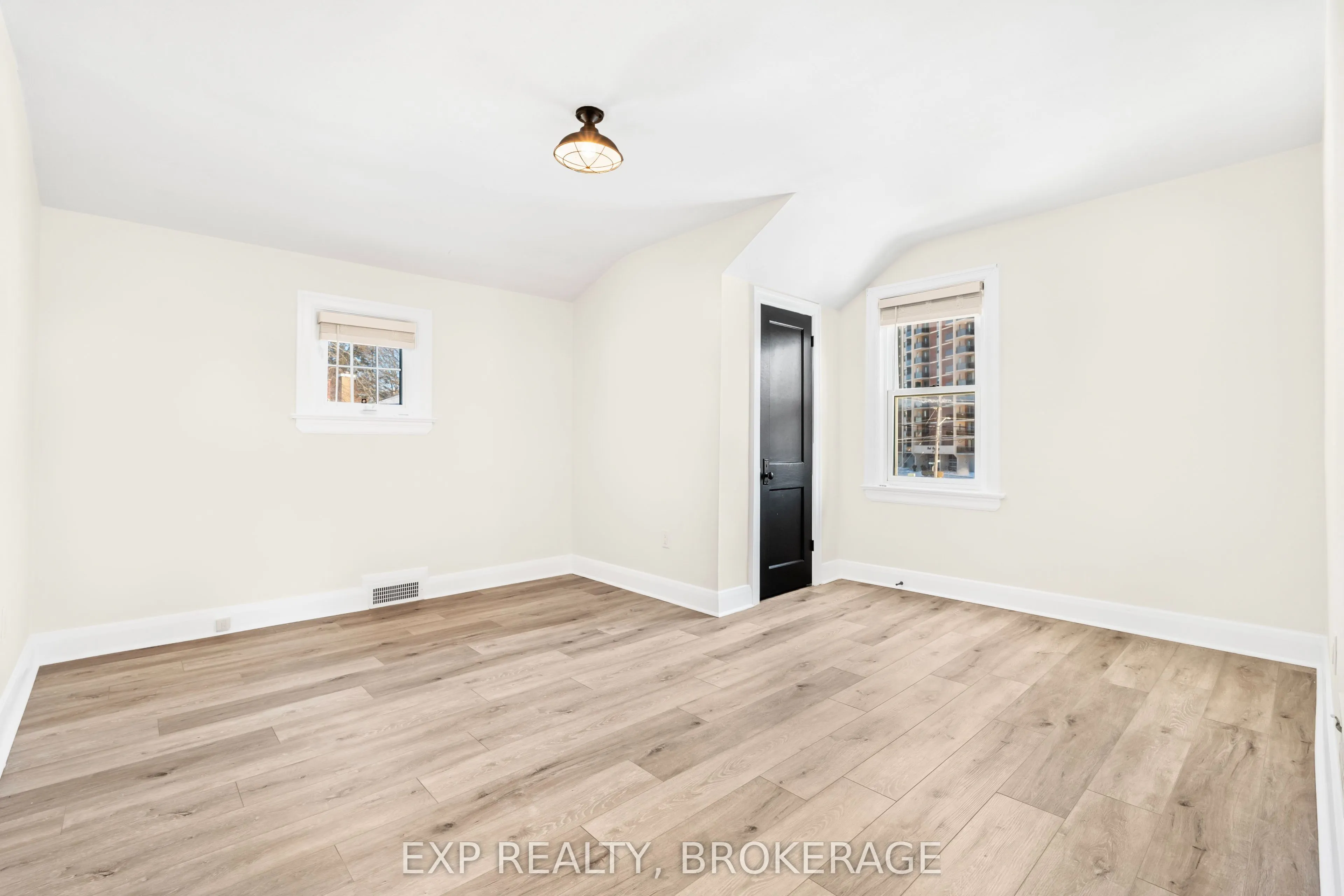 493 COLLEGE Street #2