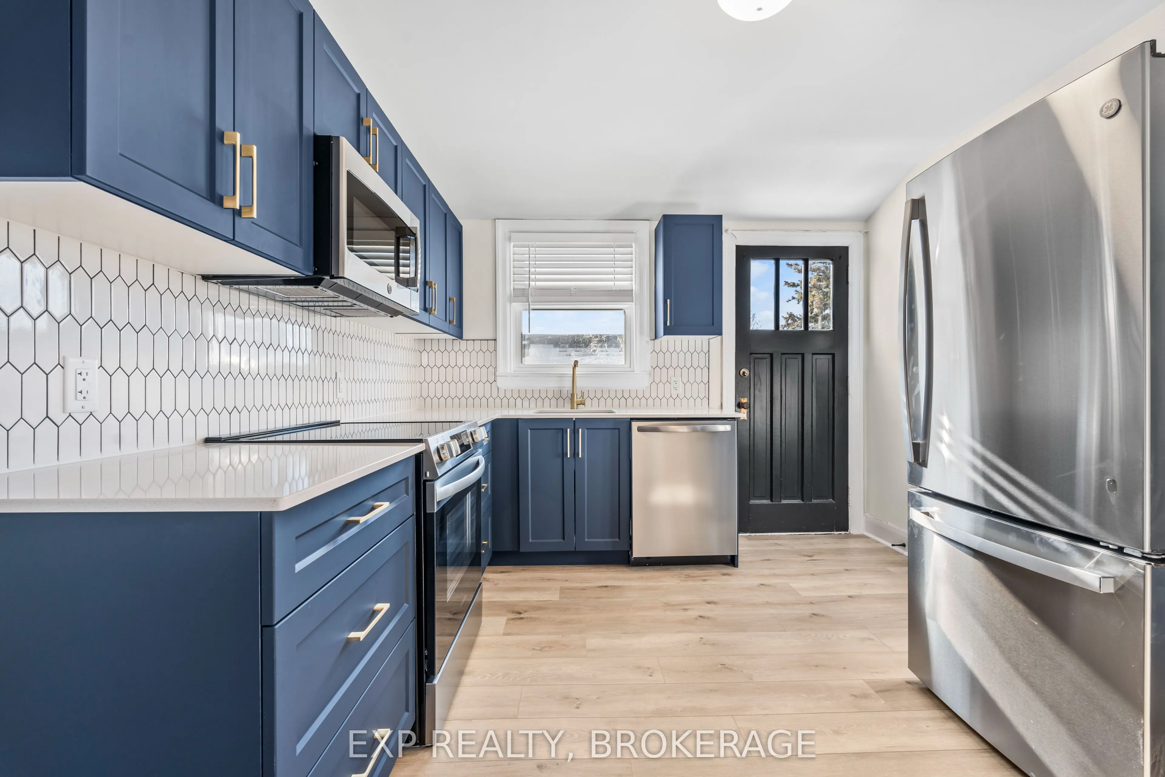 493 COLLEGE Street #2