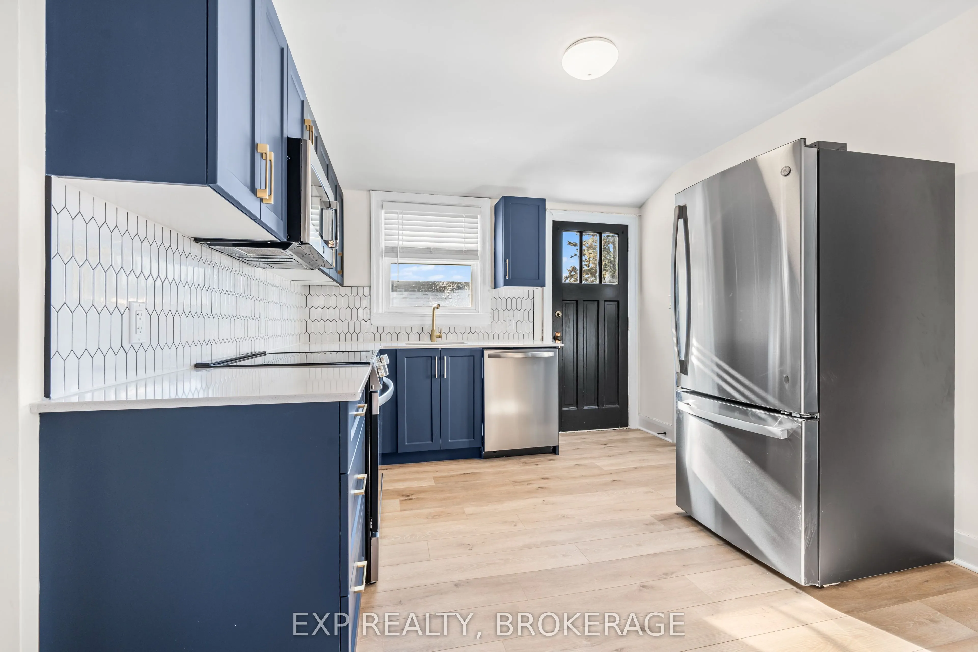 493 COLLEGE Street #2