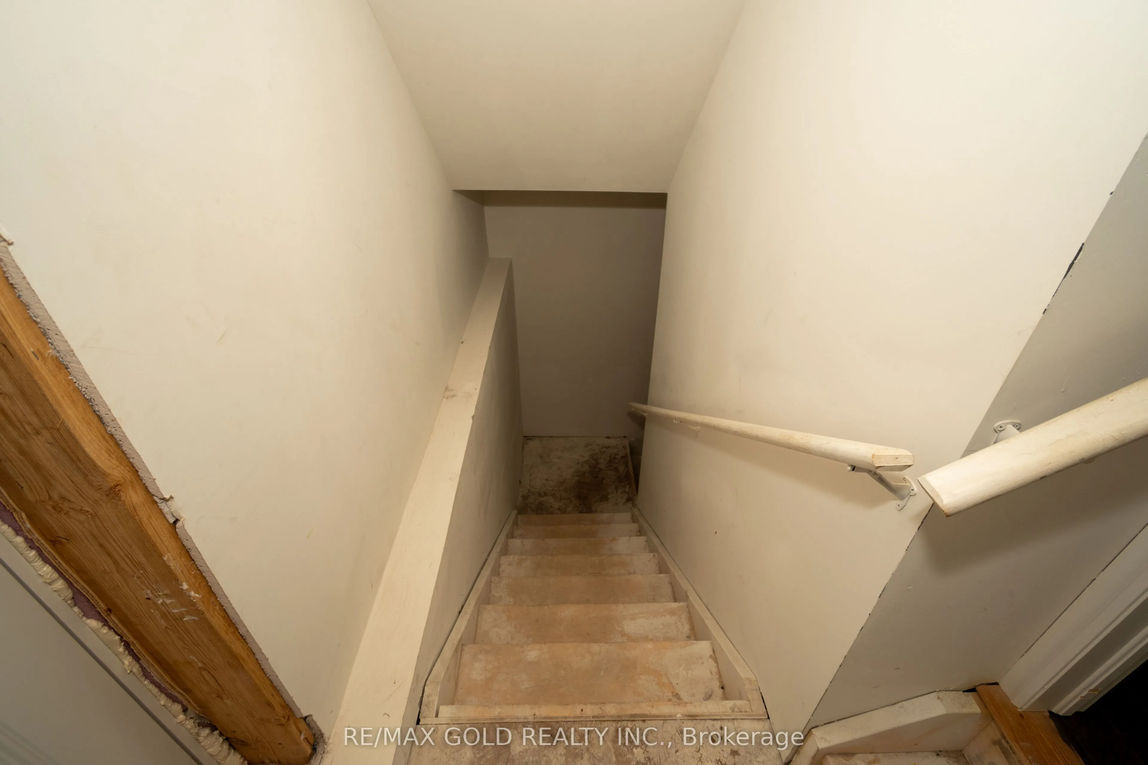 166 Deerpath Drive #1