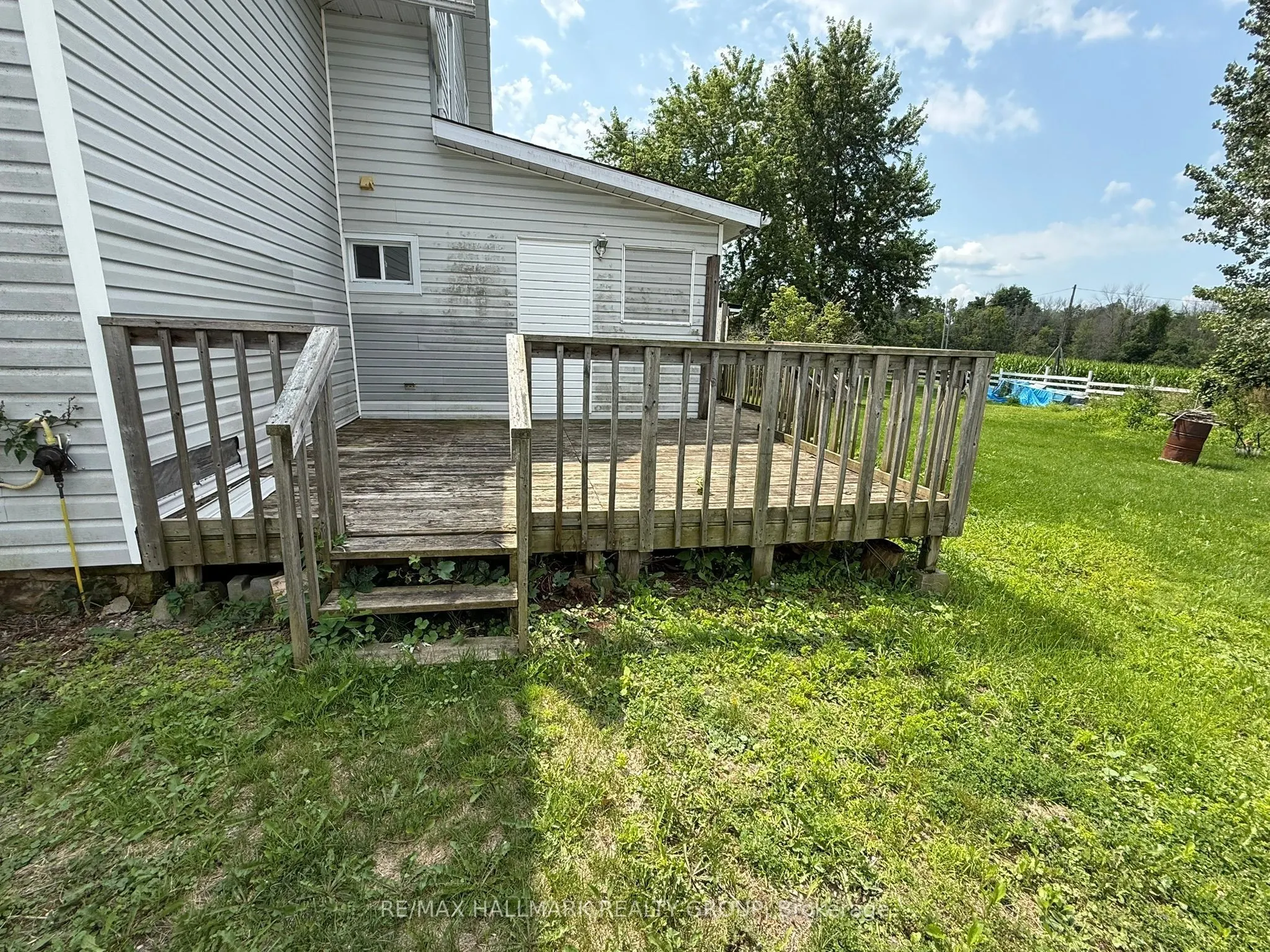 12 Circle Drive S