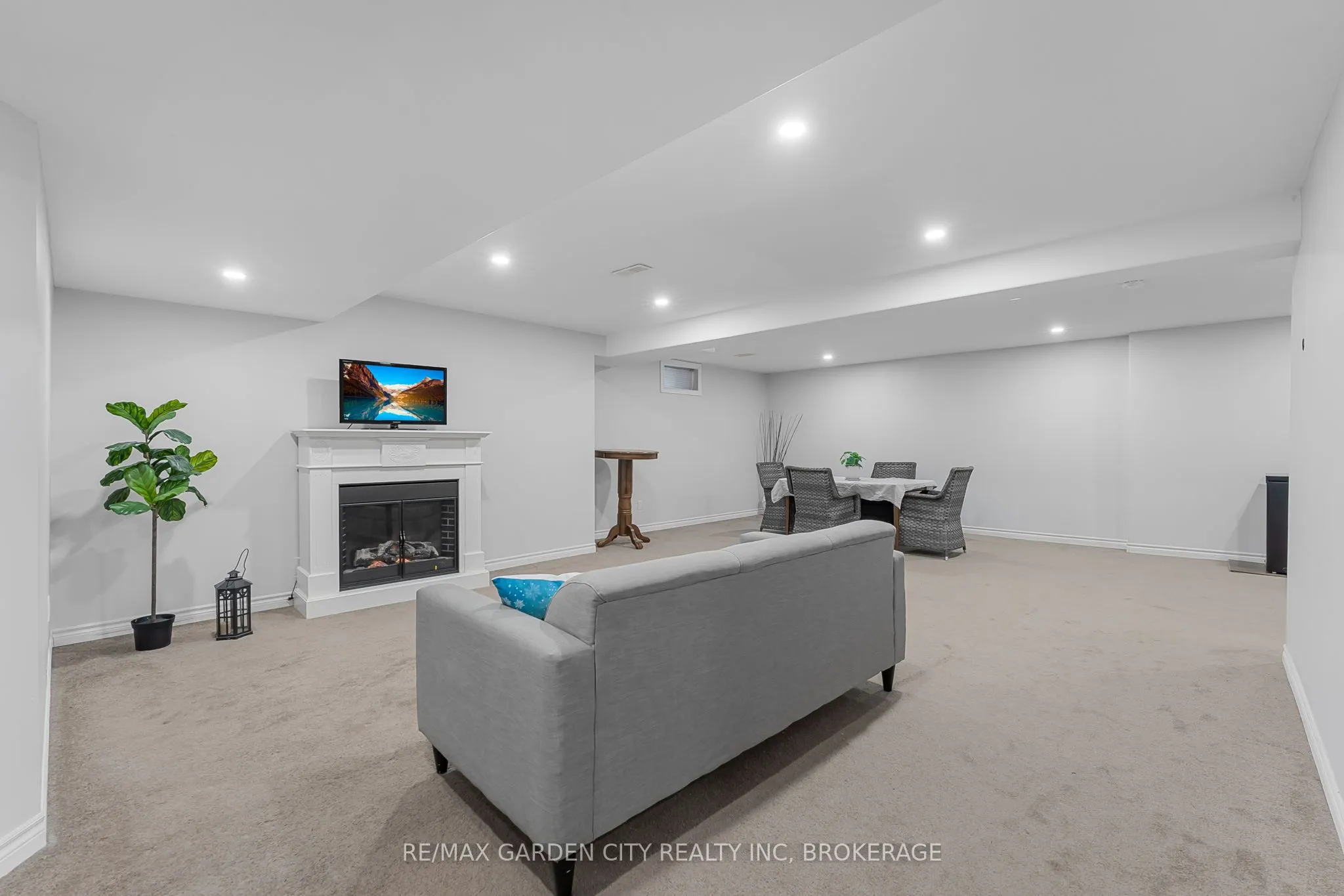 4022 Bush Crescent