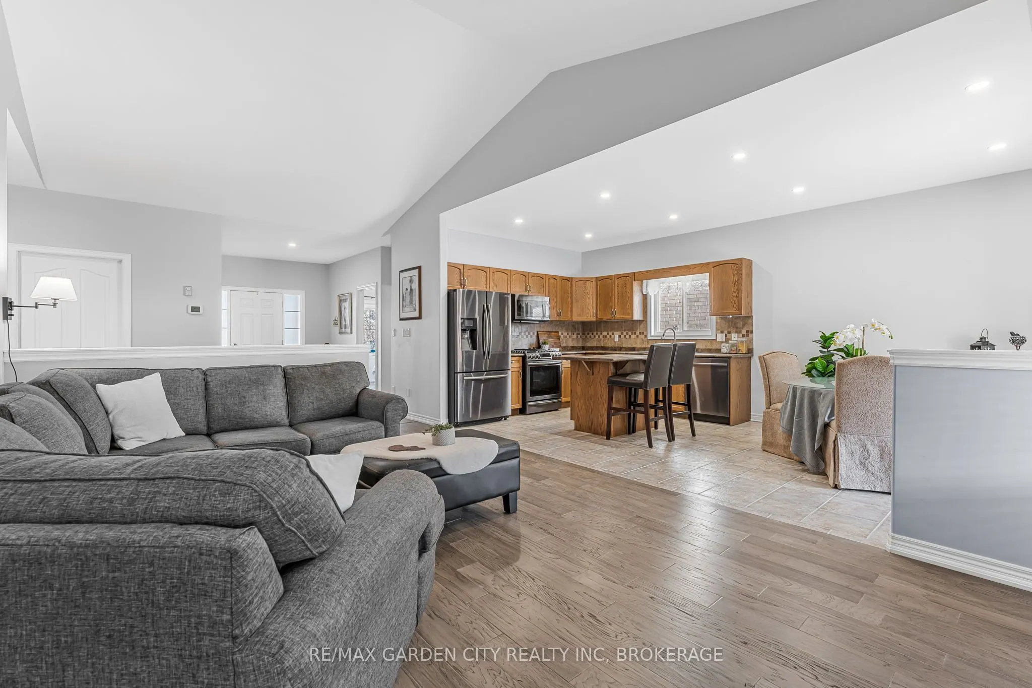 4022 Bush Crescent