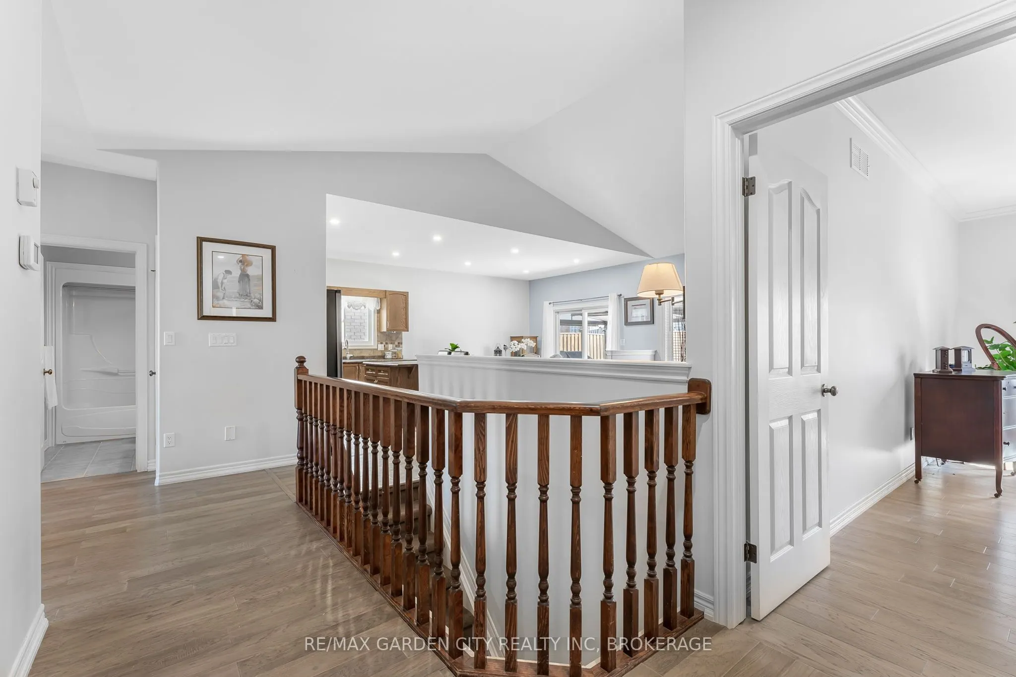 4022 Bush Crescent
