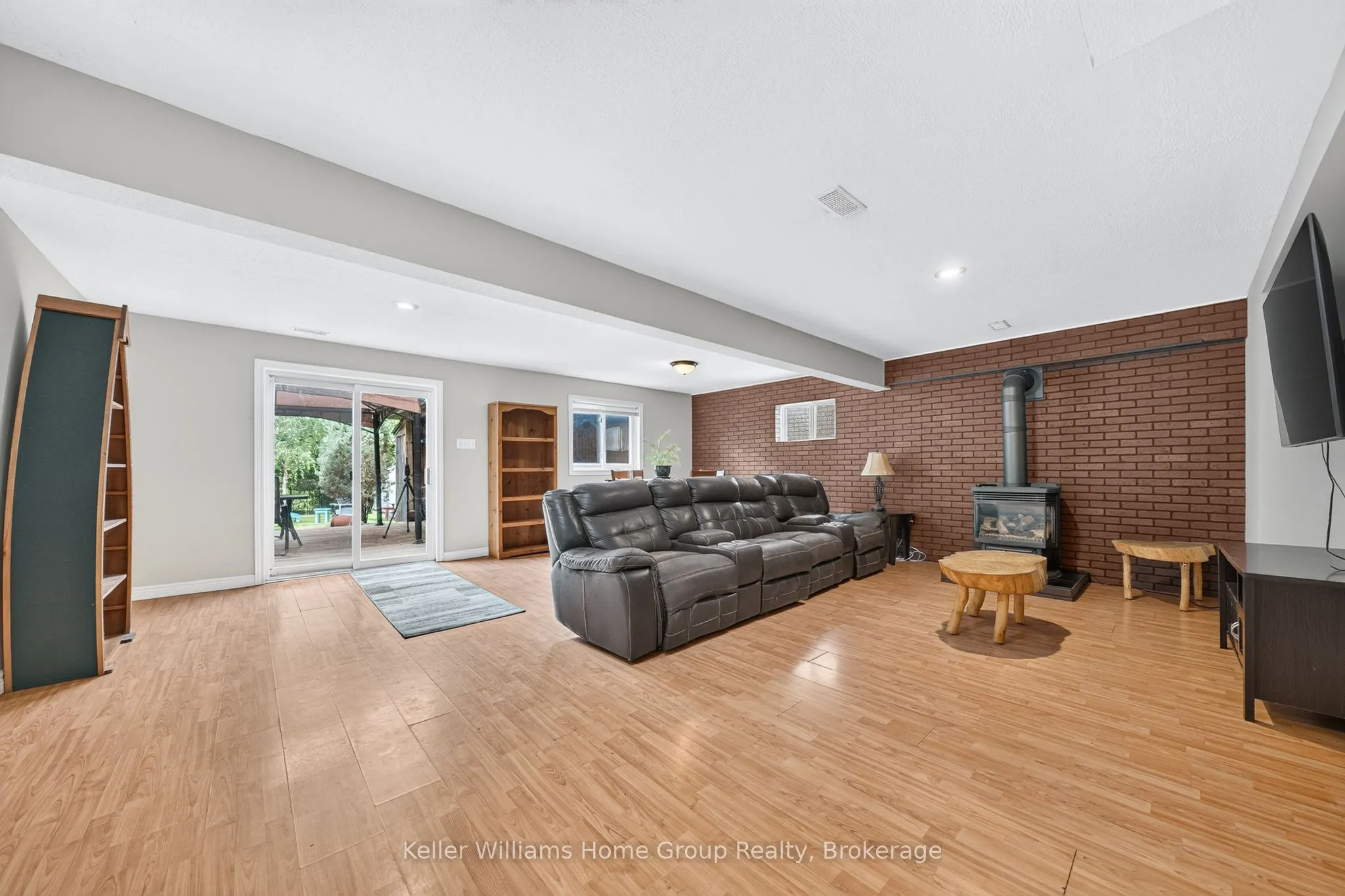 479 Doon S Drive E