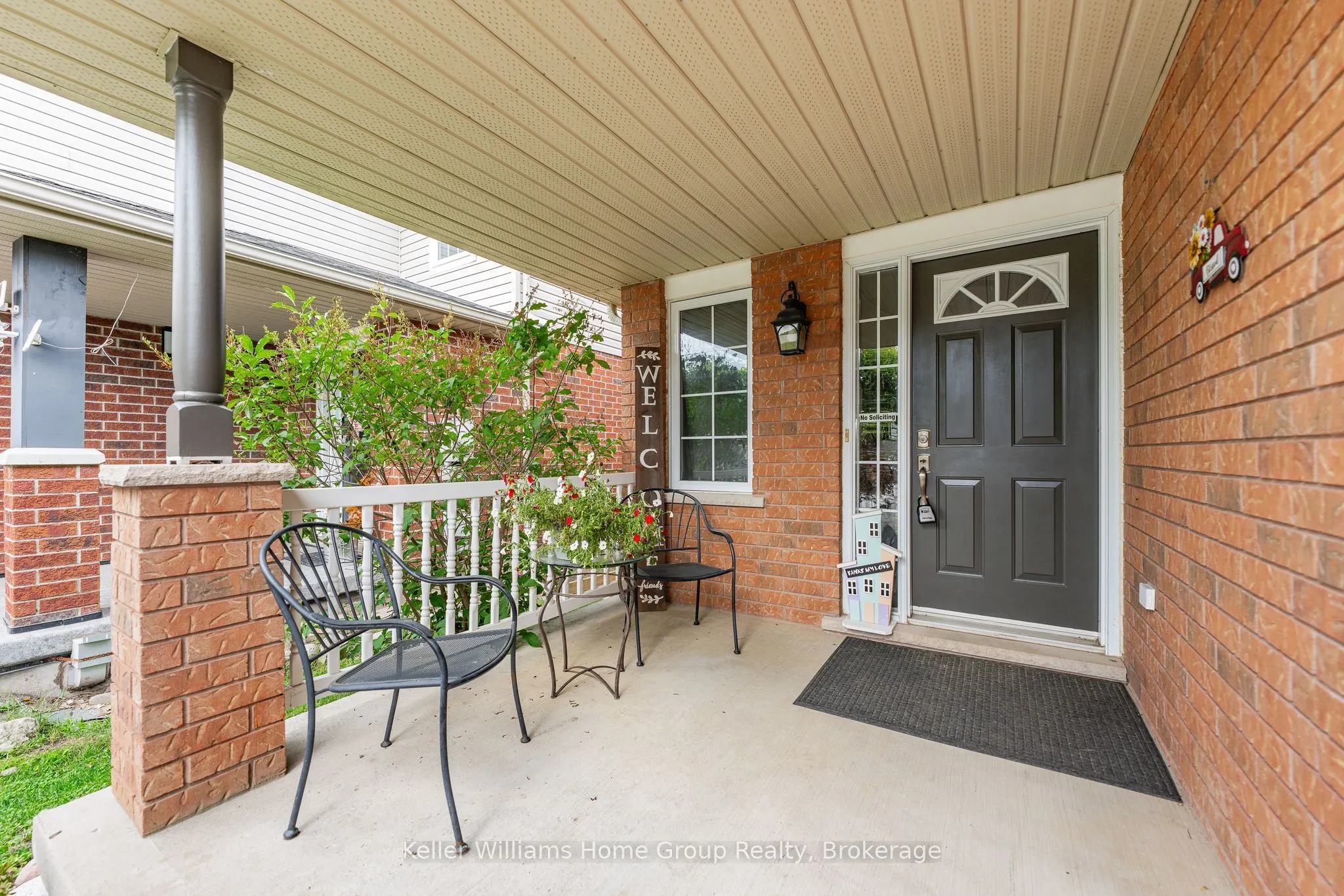 479 Doon S Drive E