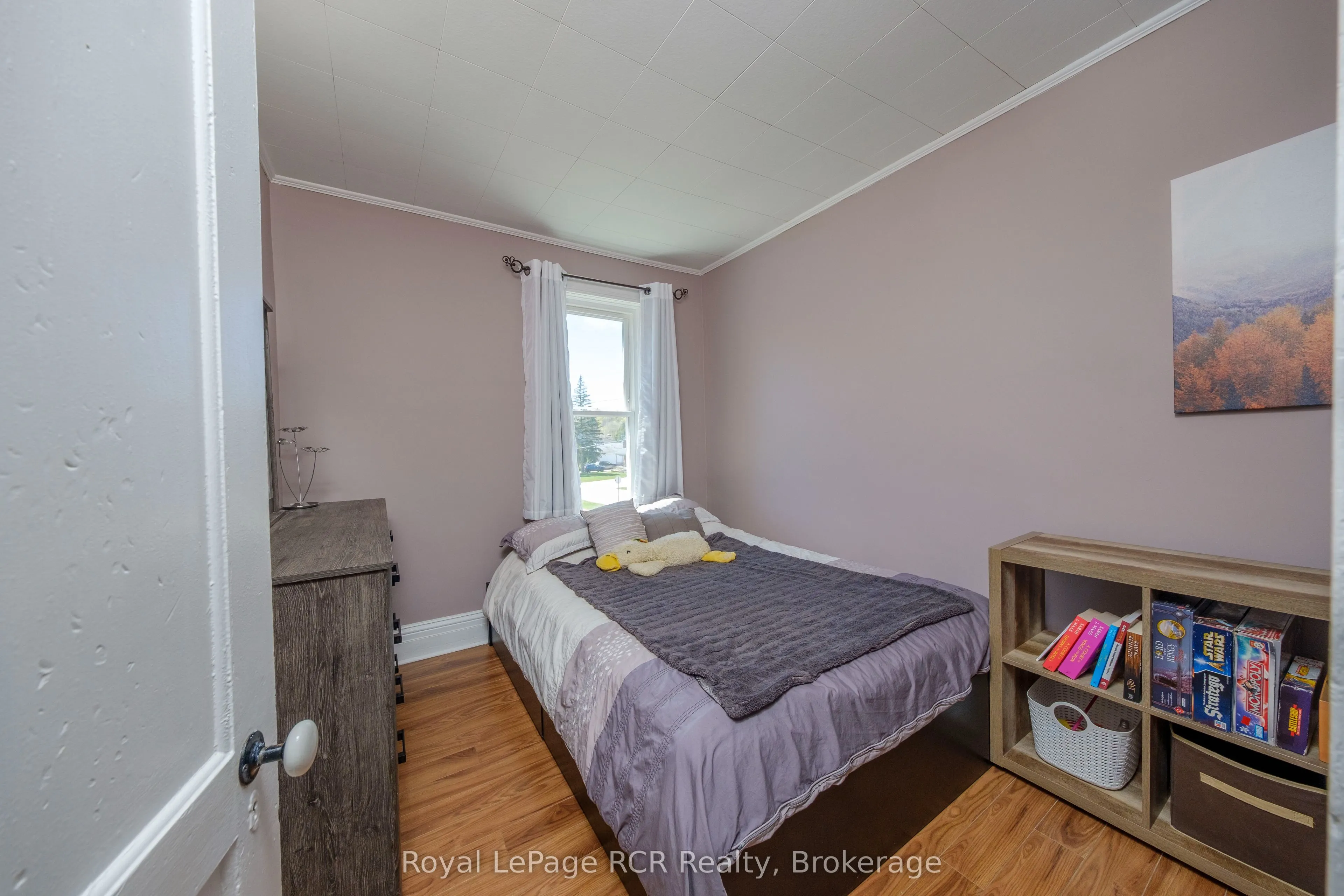 494 16th Street W