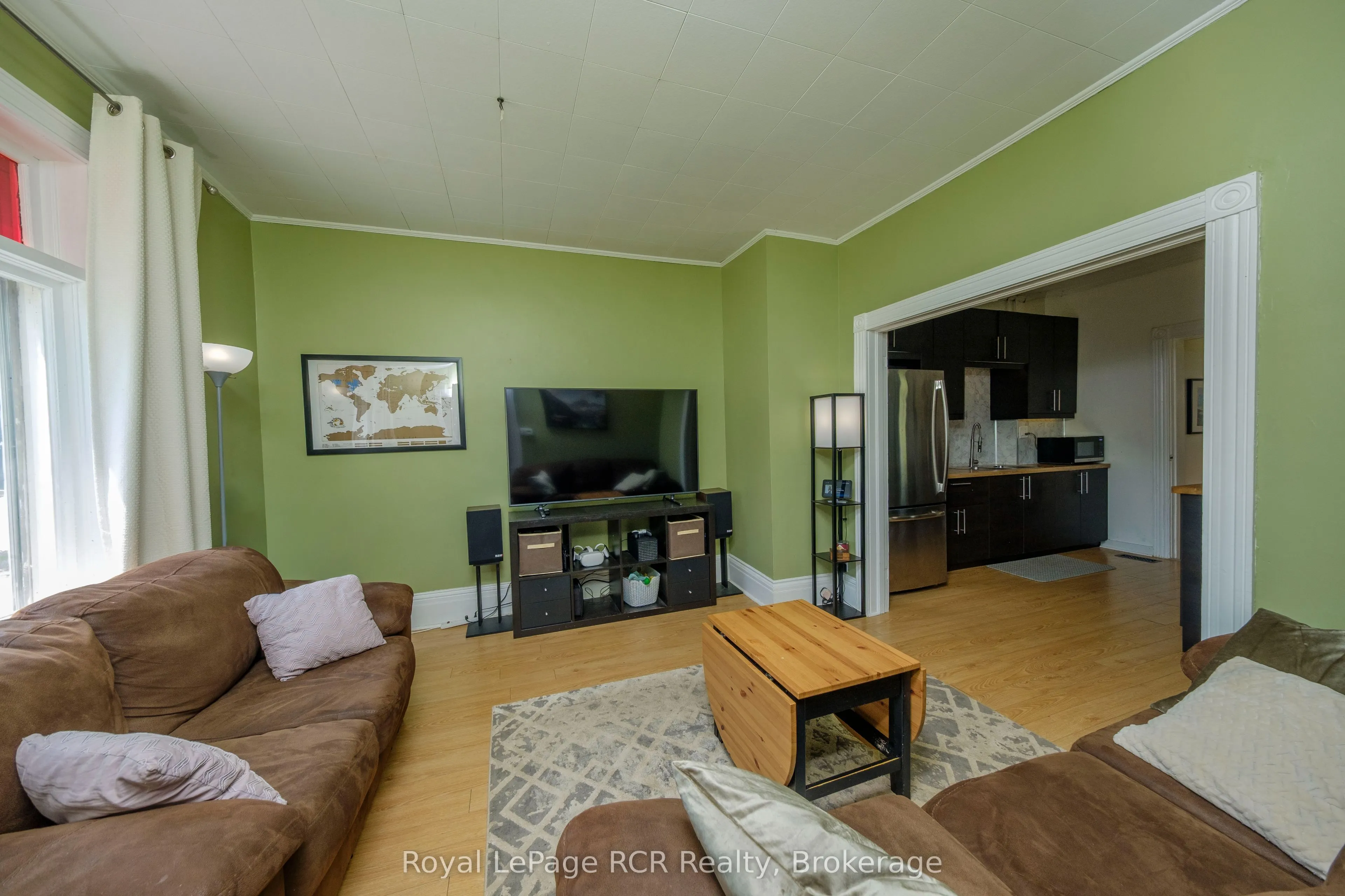 494 16th Street W