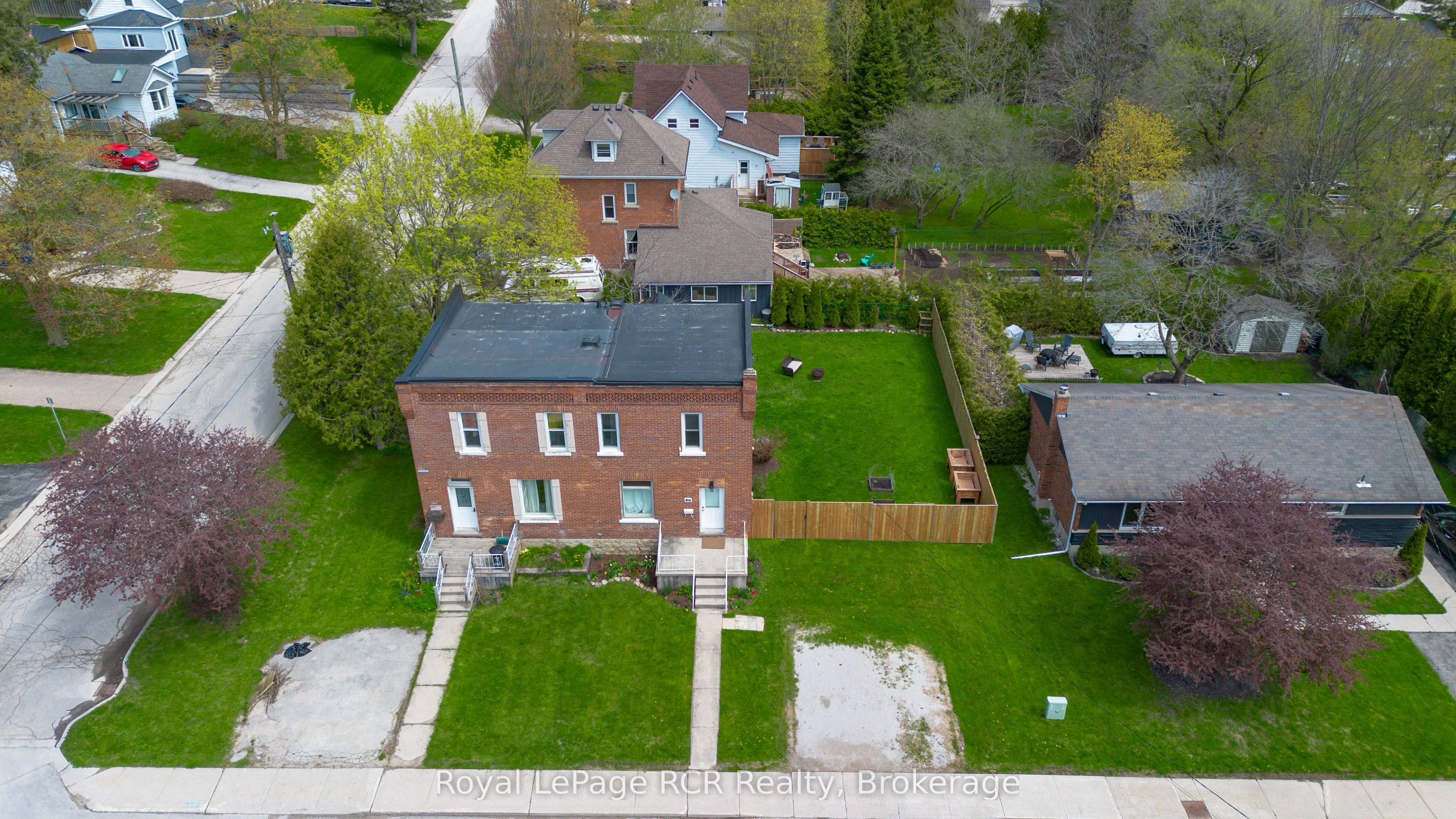 494 16th Street W
