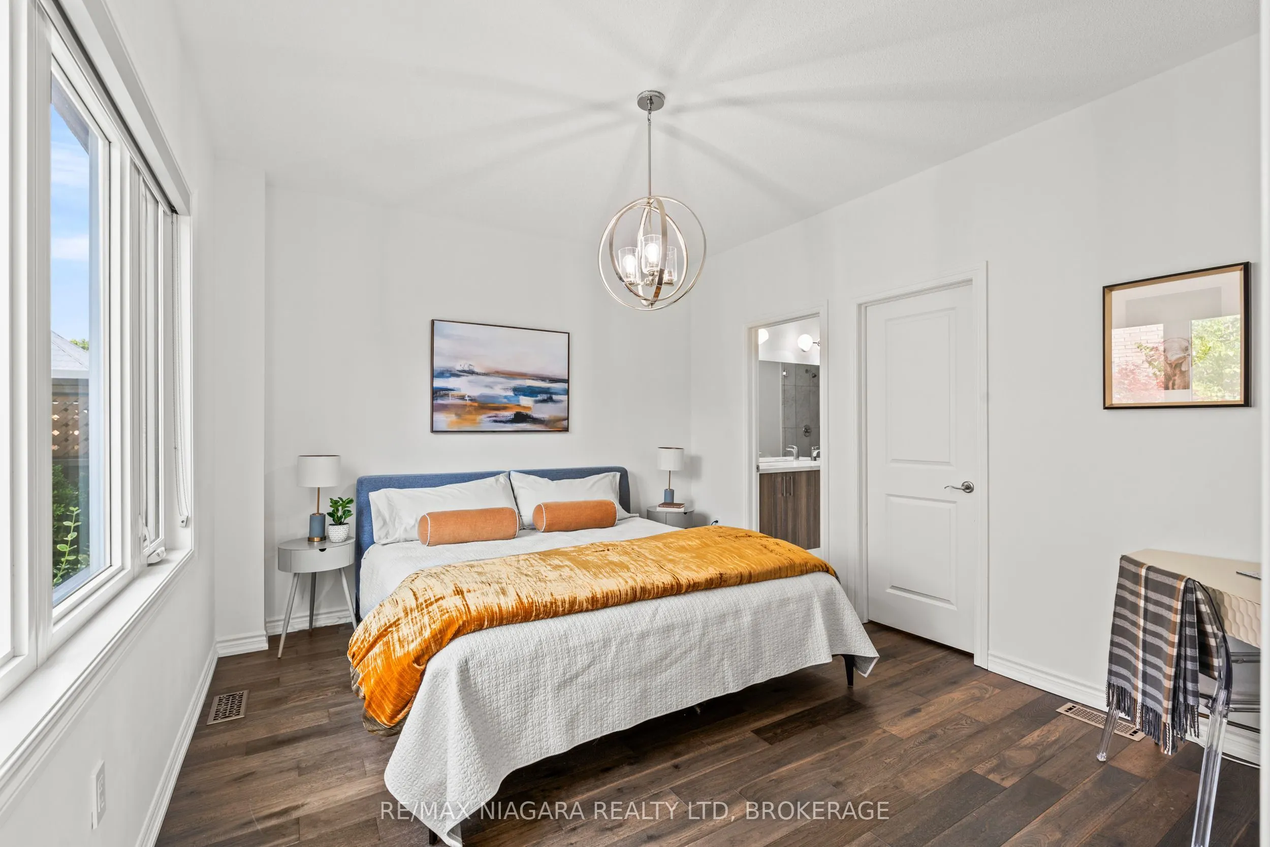 130 John Street W