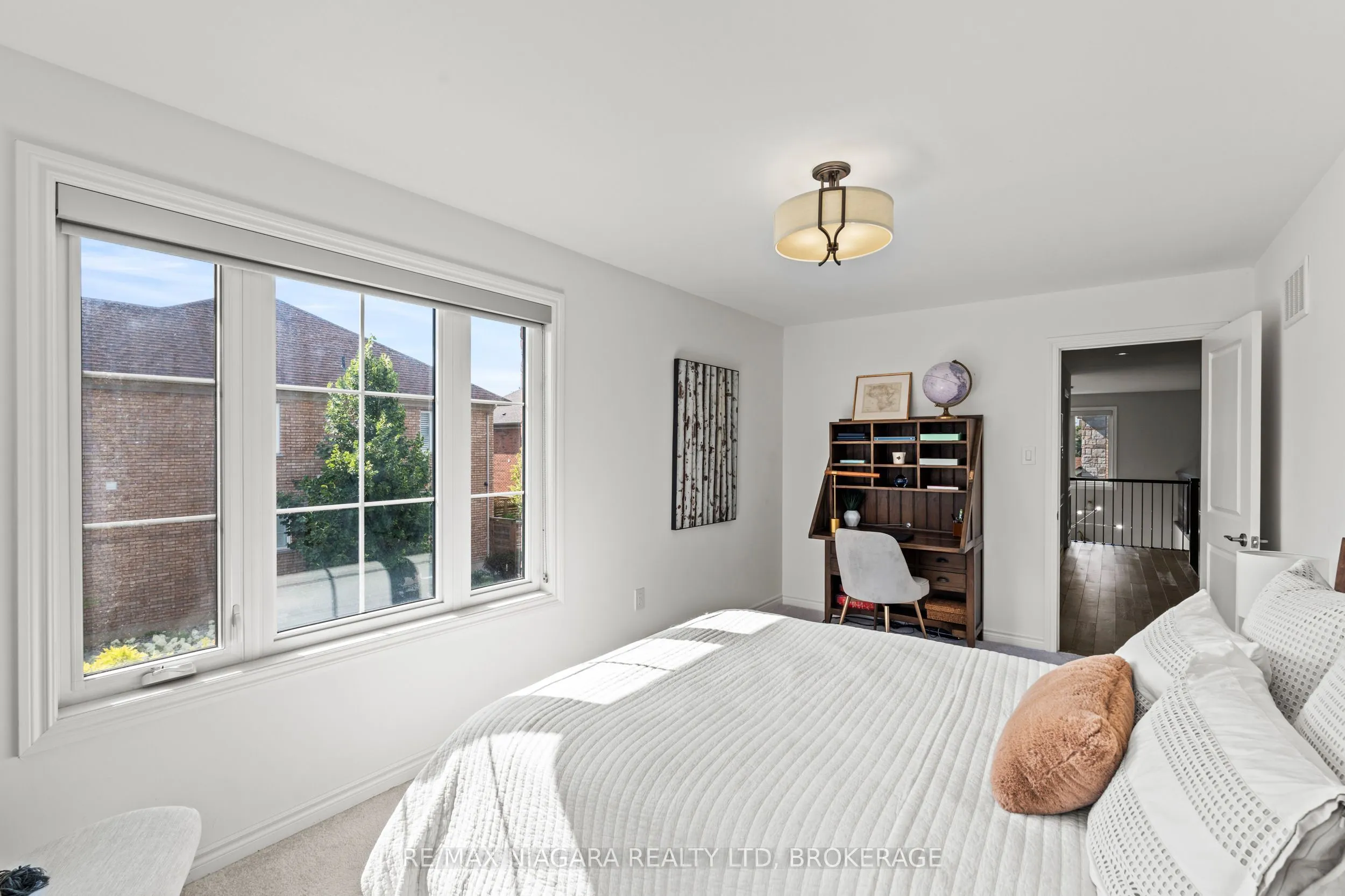 130 John Street W