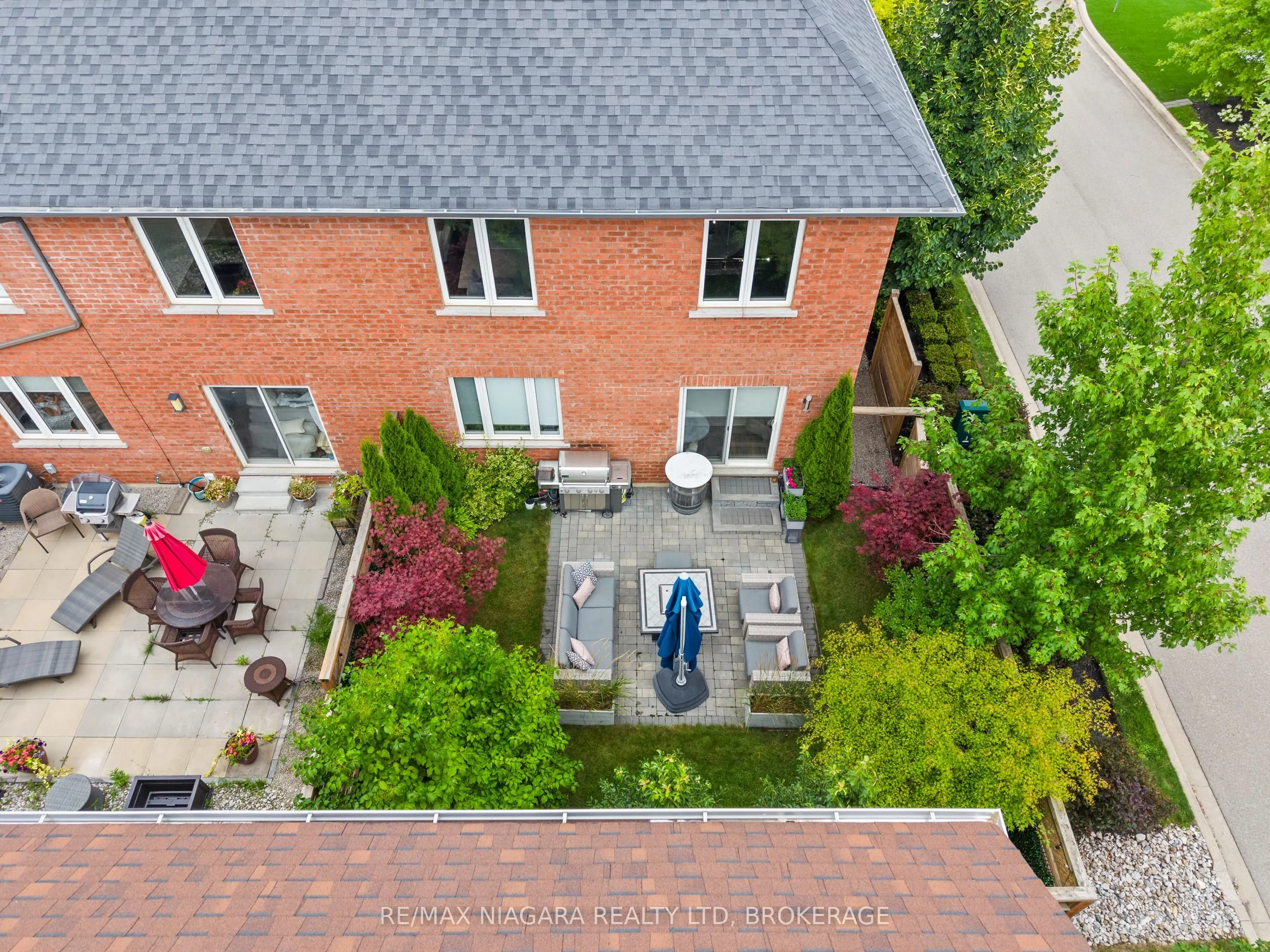 130 John Street W