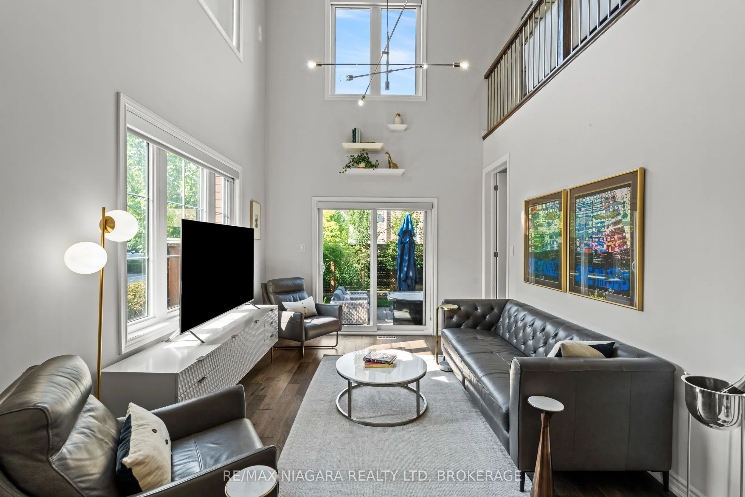 130 John Street W