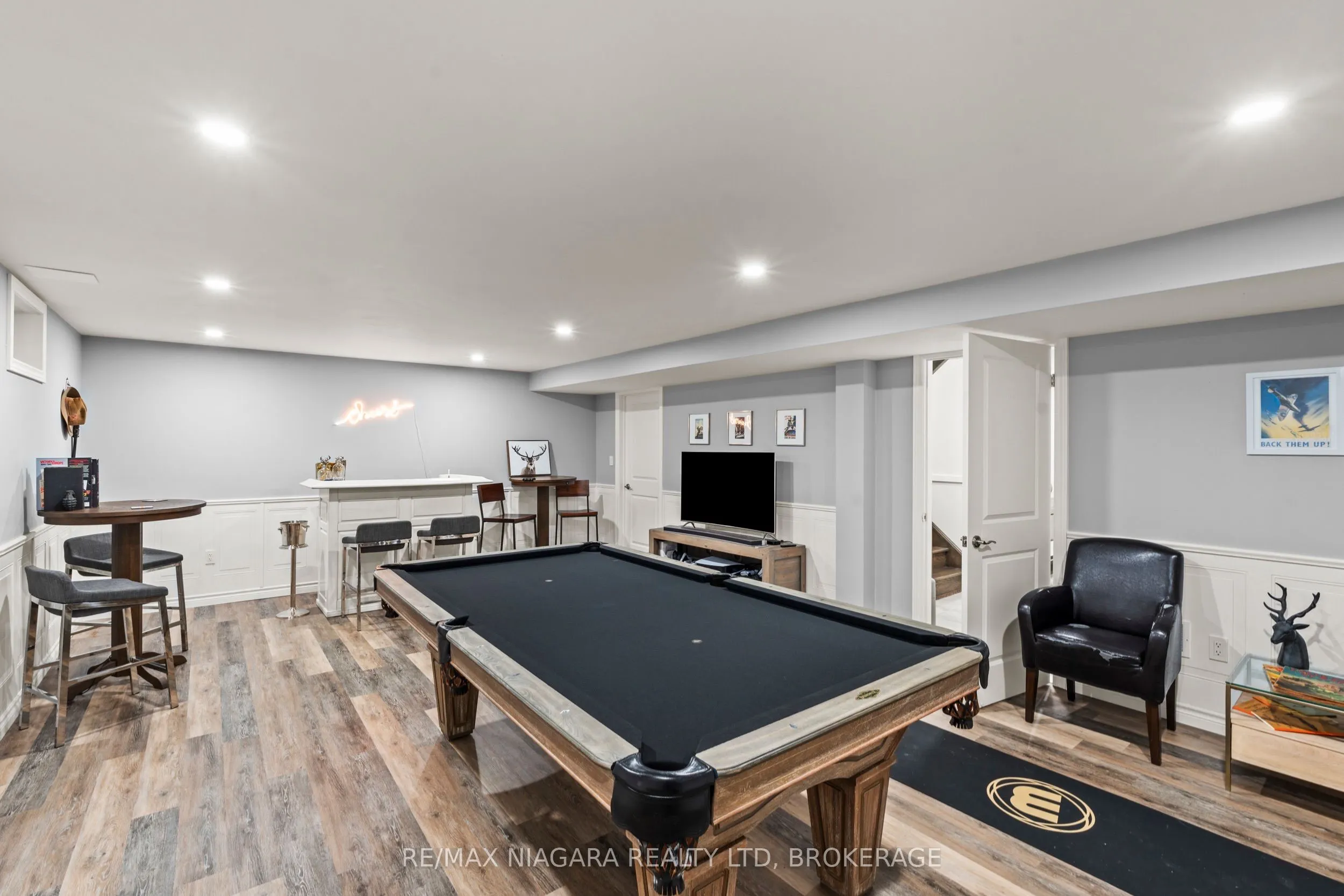 130 John Street W