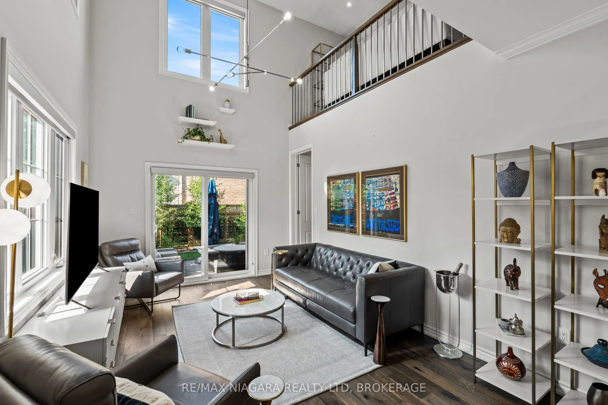 130 John Street W