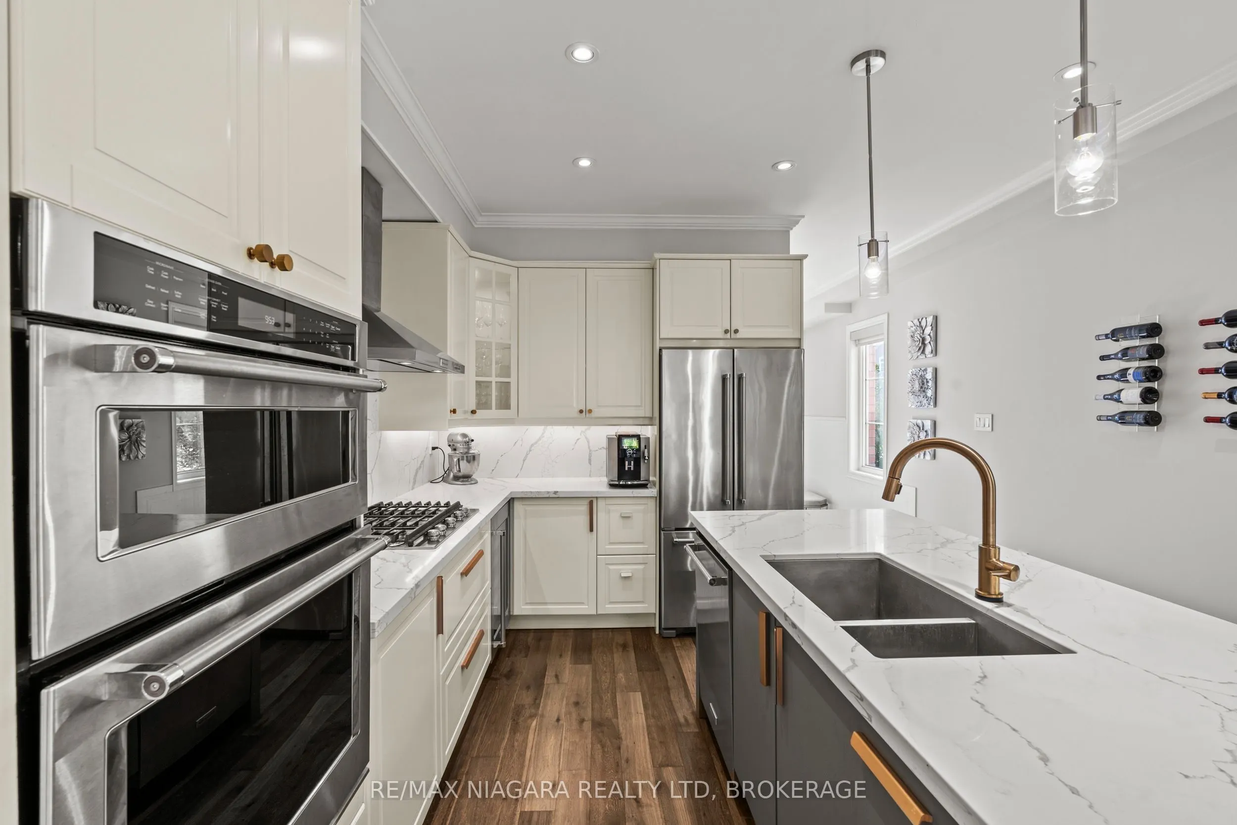 130 John Street W