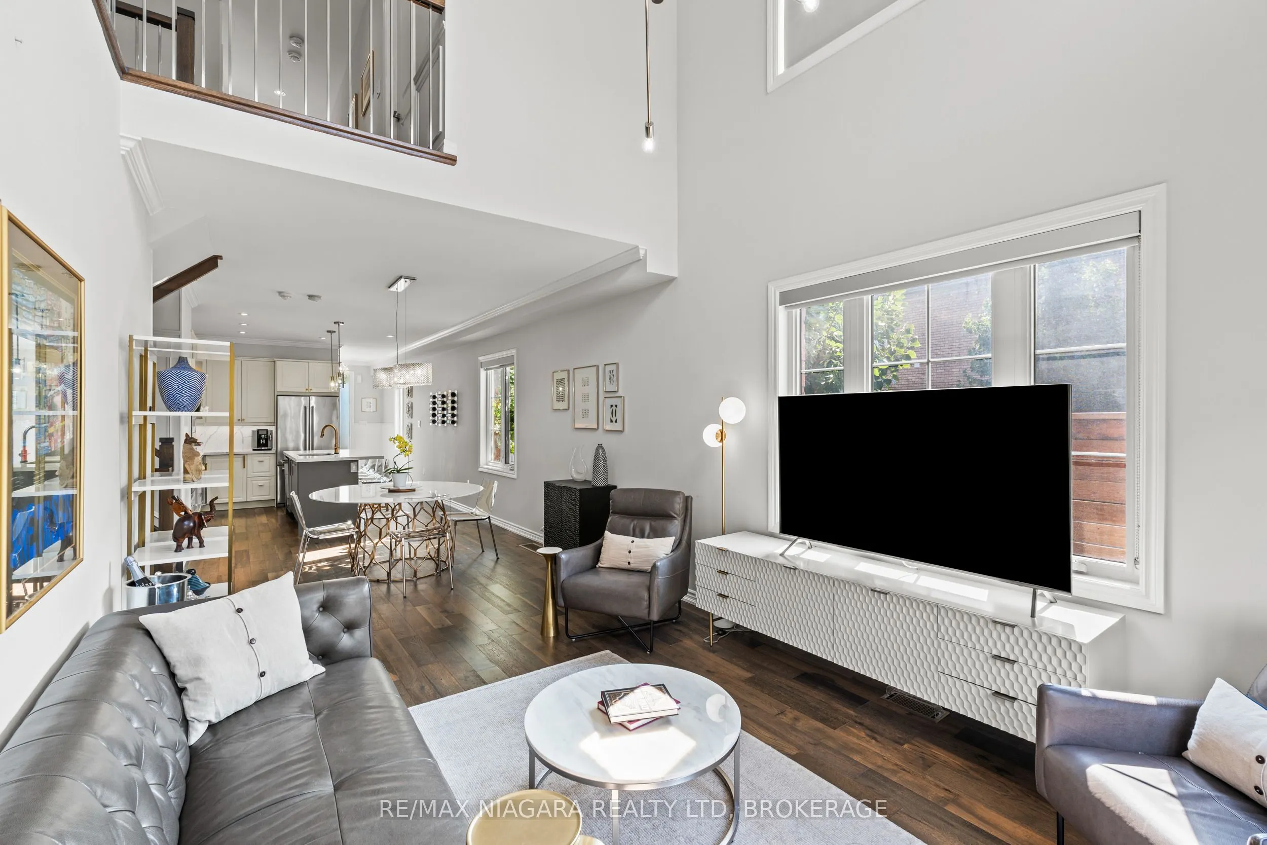 130 John Street W