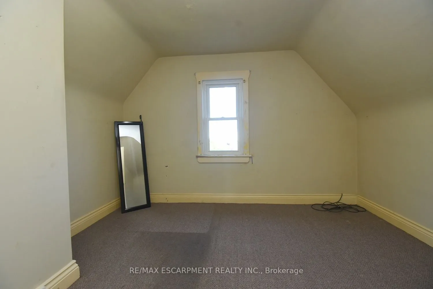 215 Paling Avenue