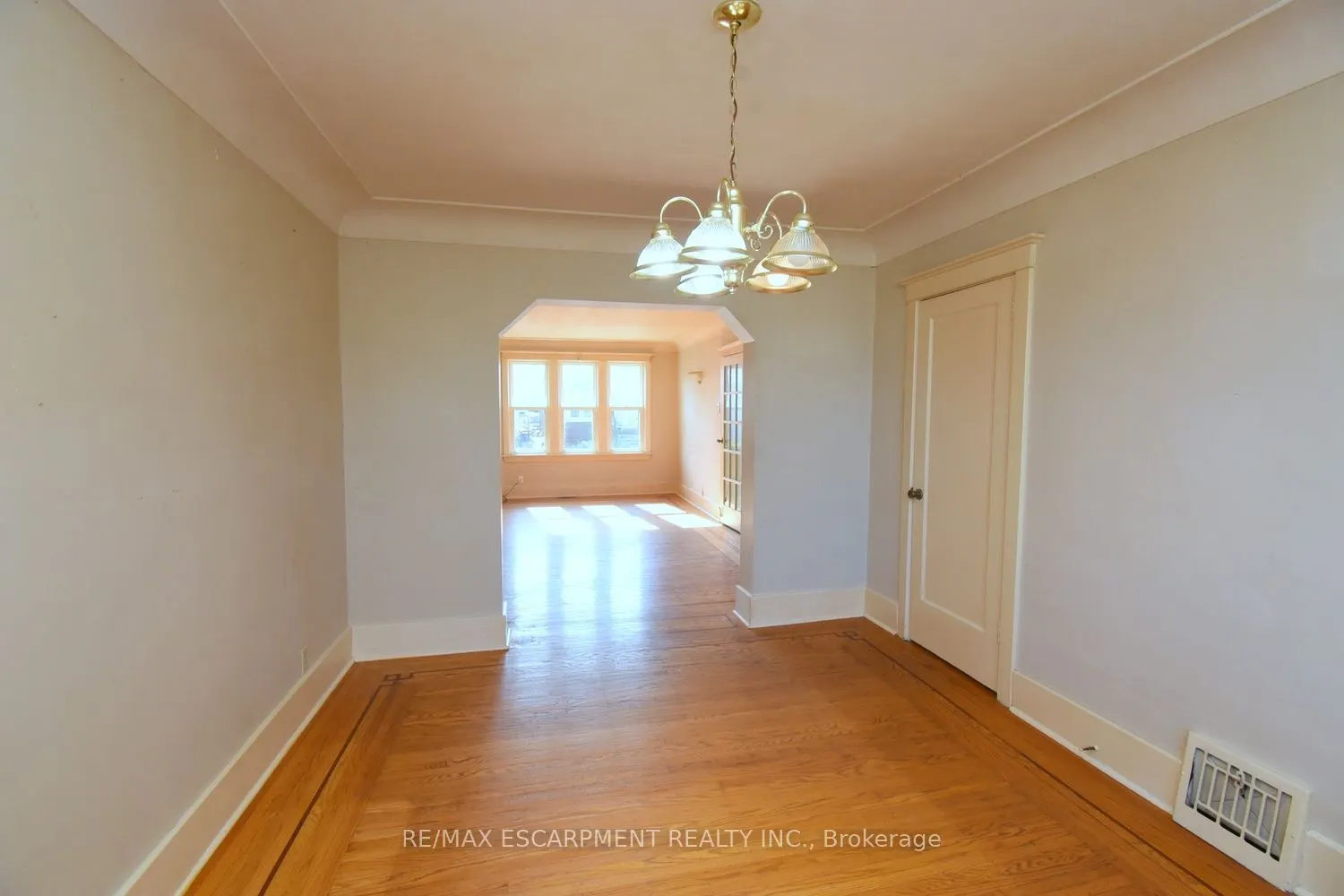215 Paling Avenue