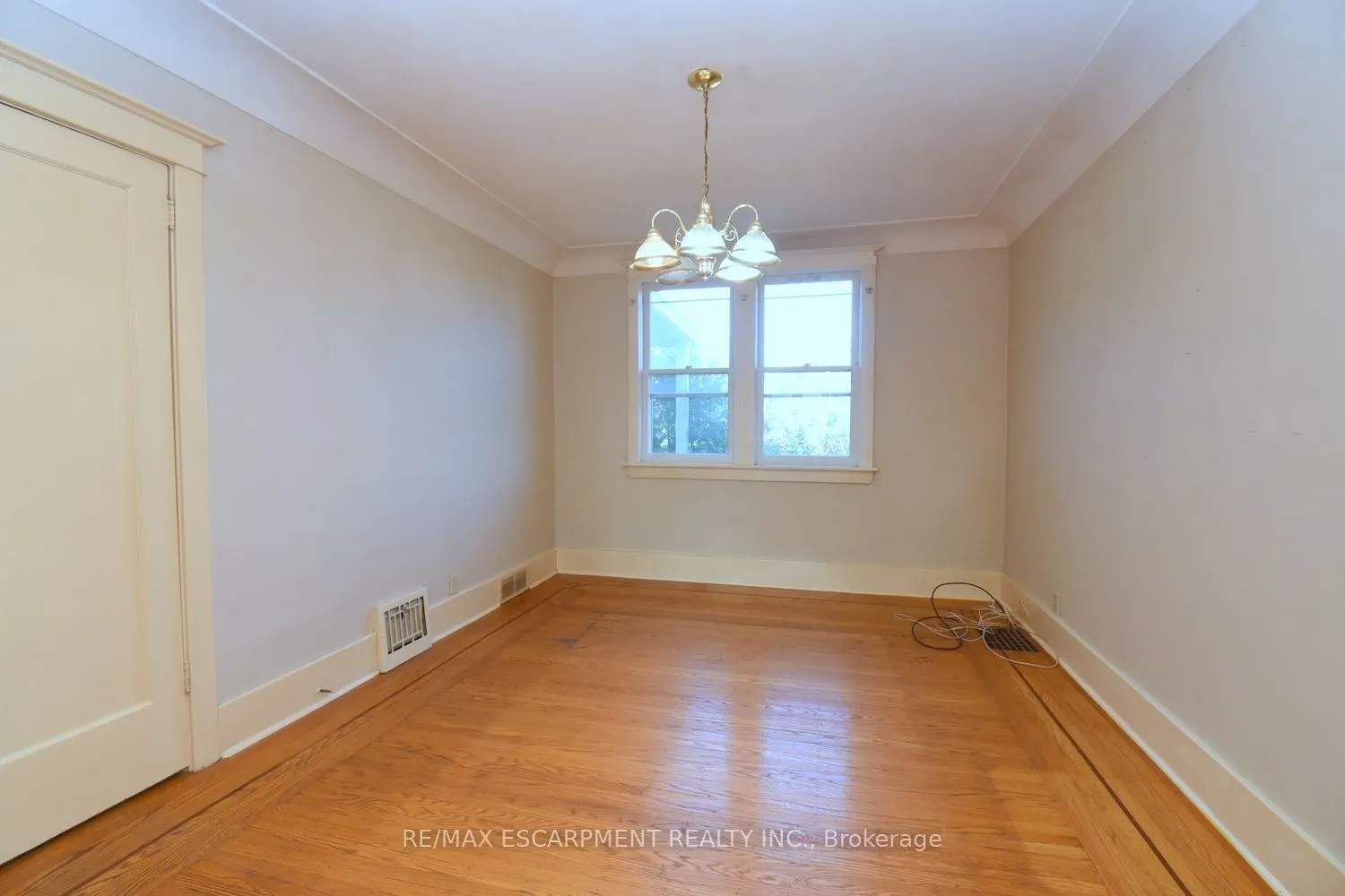 215 Paling Avenue