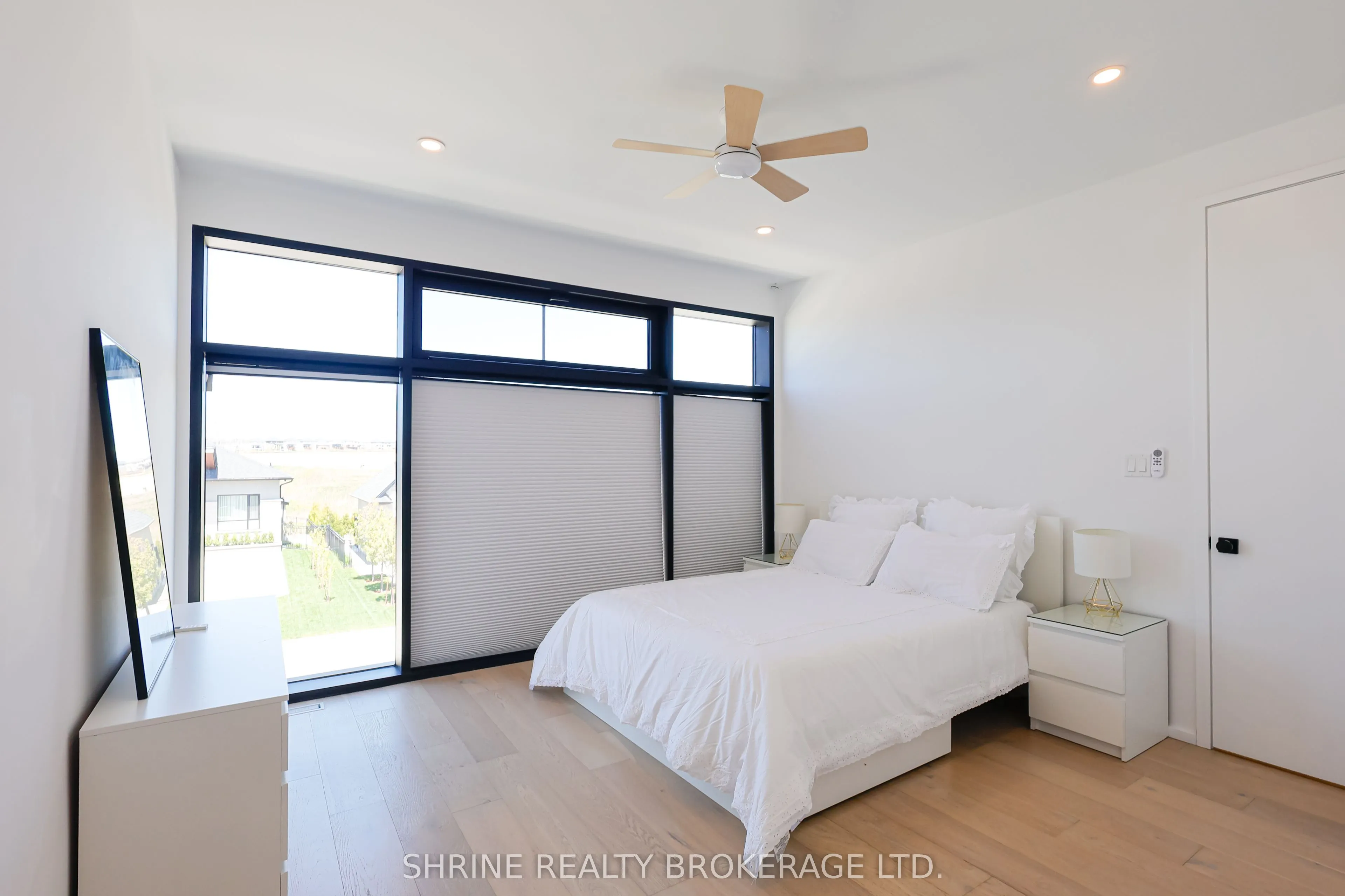 228 EDGEWATER Boulevard