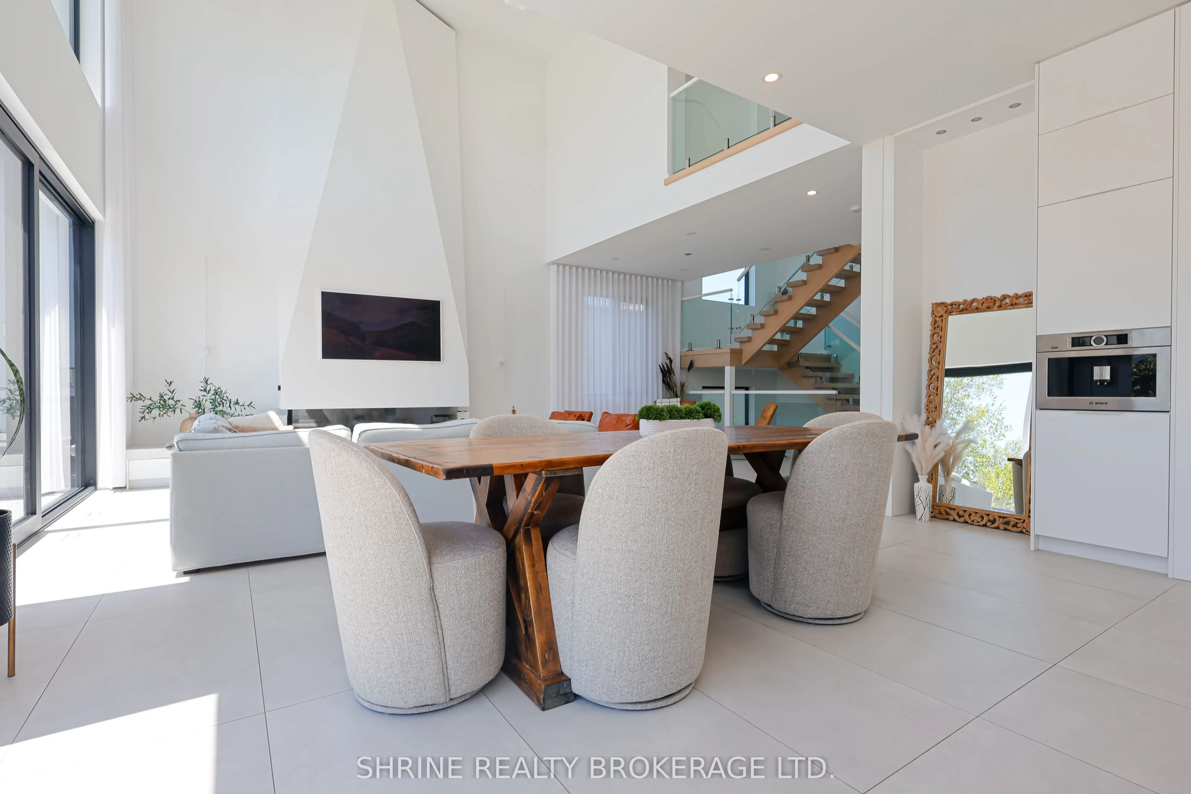 228 EDGEWATER Boulevard