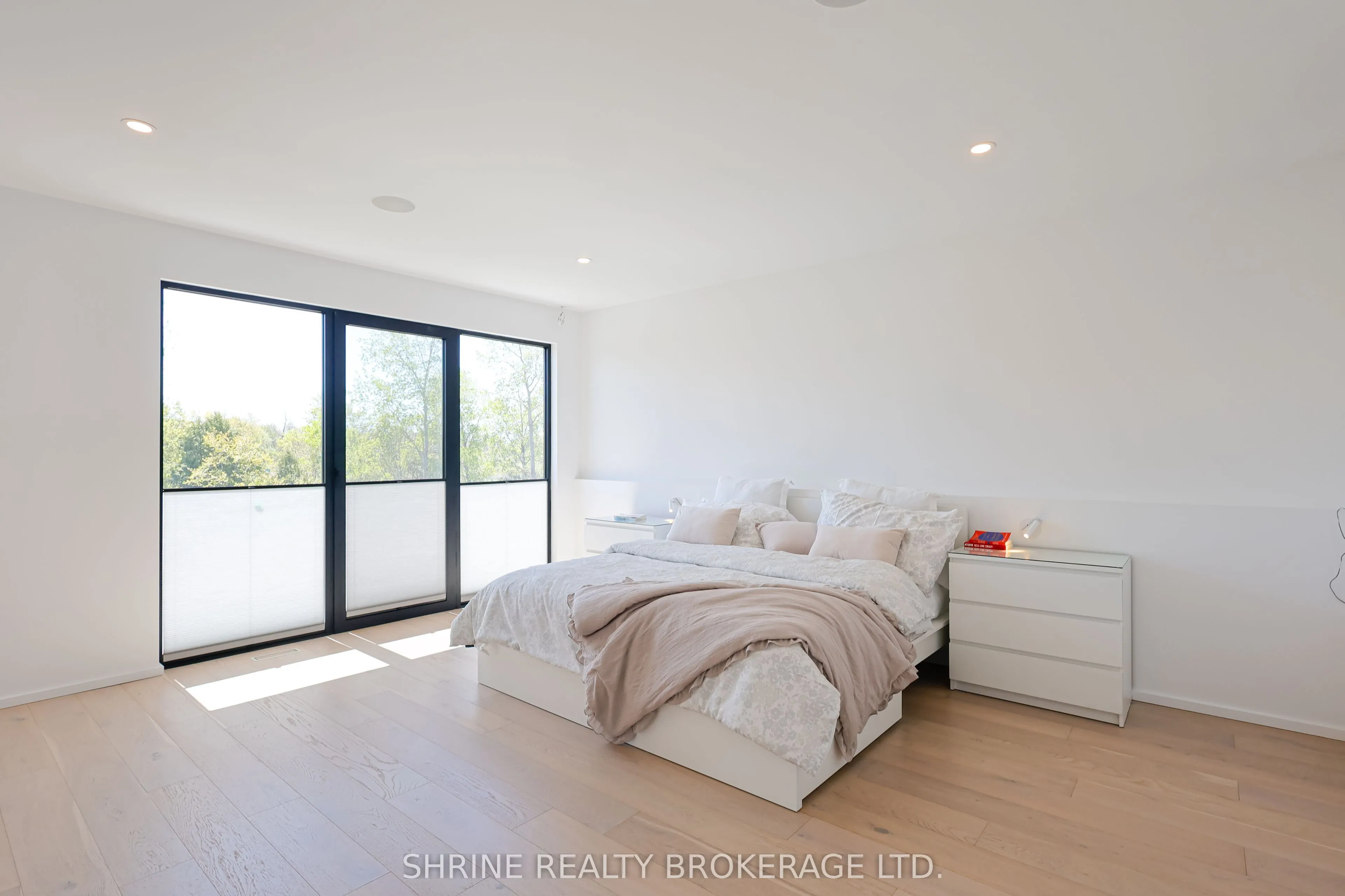 228 EDGEWATER Boulevard