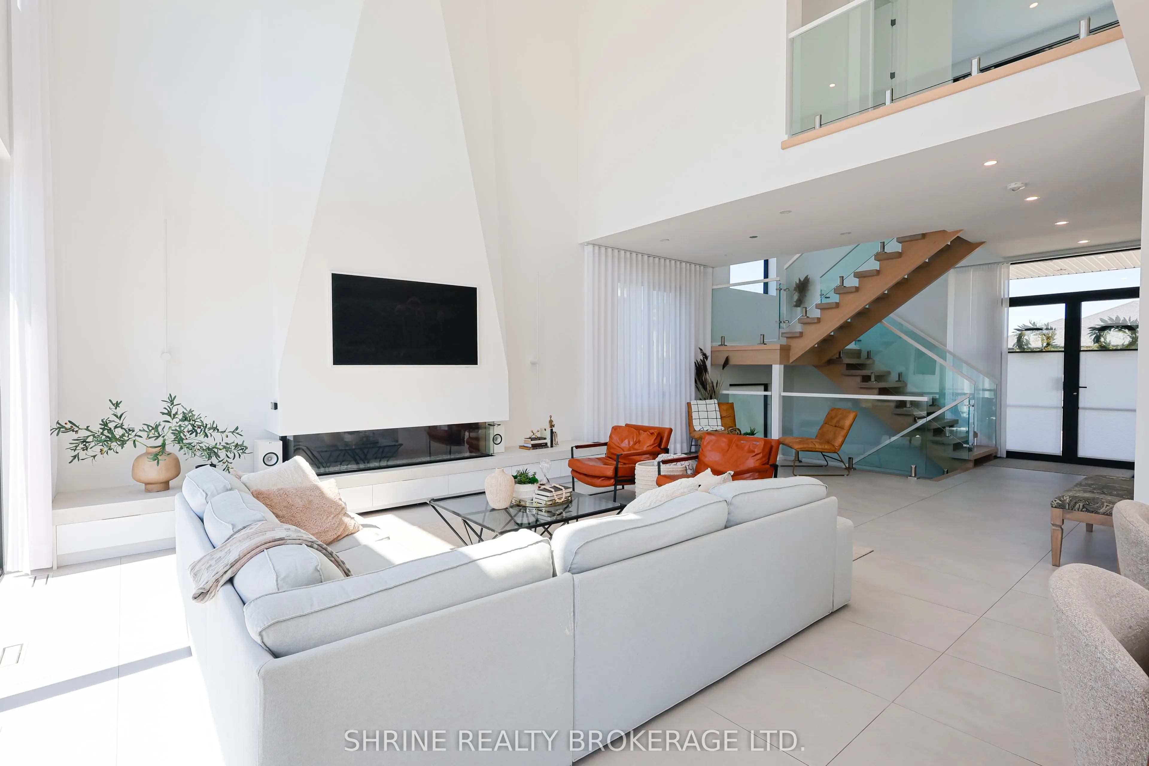 228 EDGEWATER Boulevard