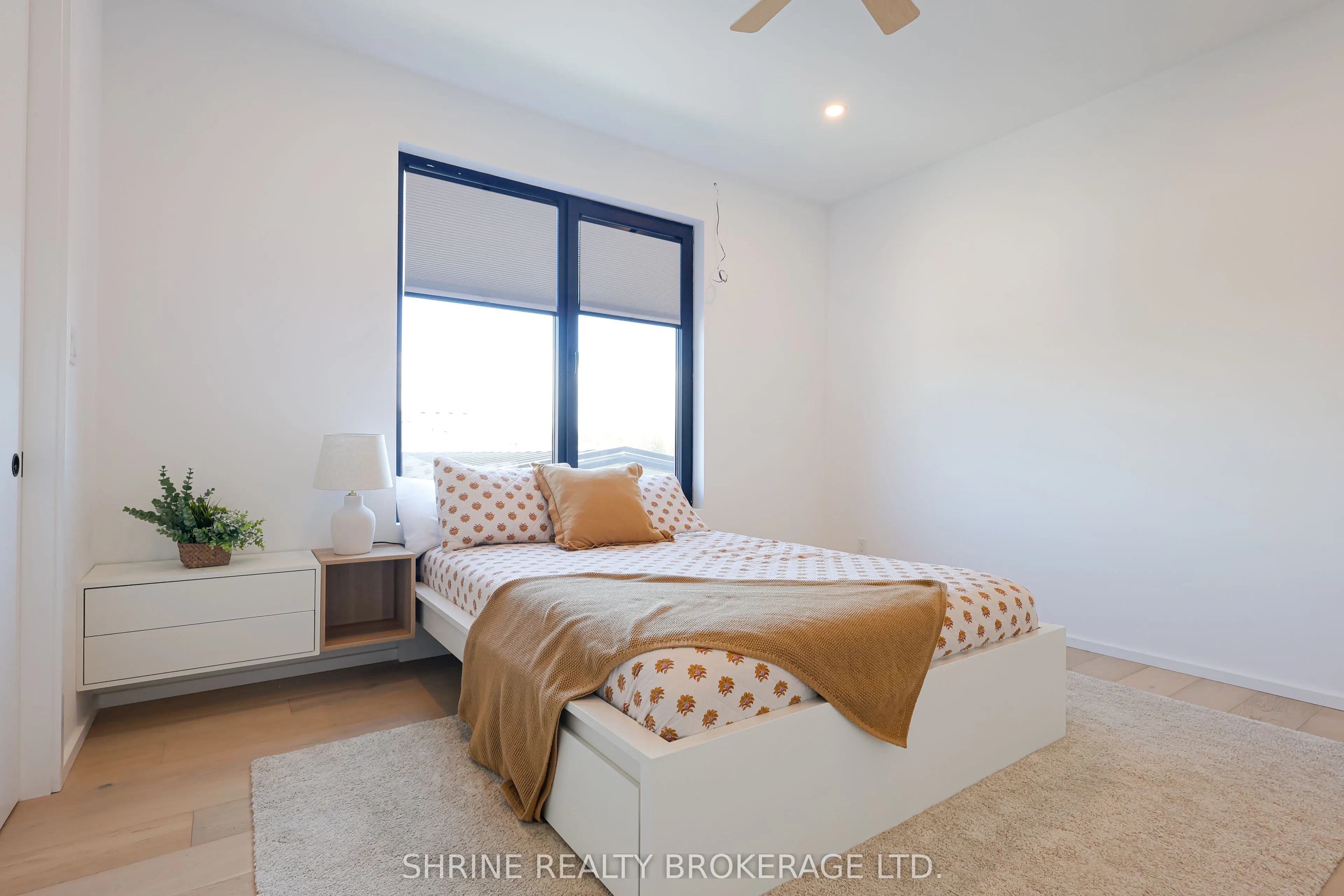 228 EDGEWATER Boulevard