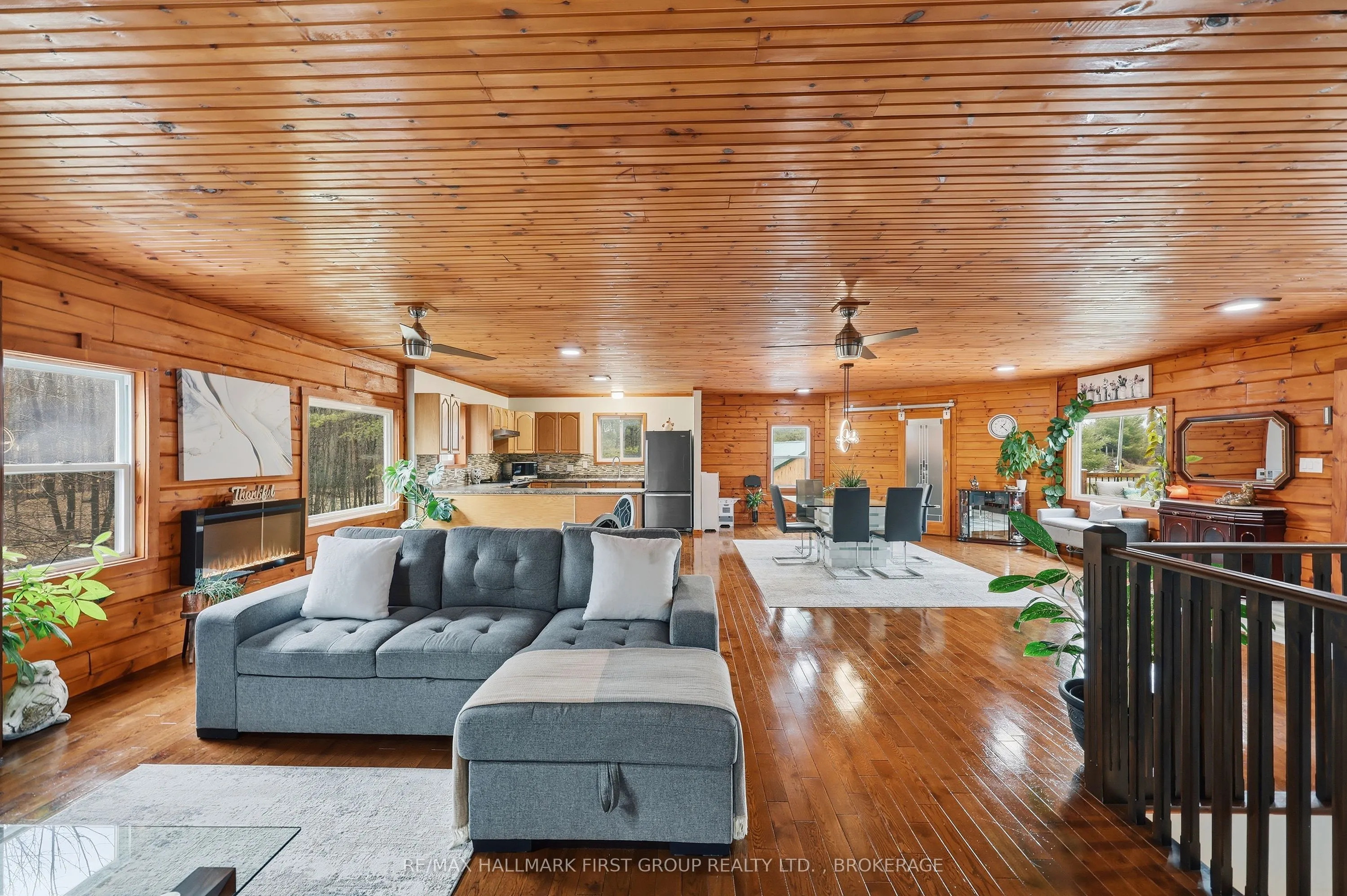 2723 Desert Lake Road