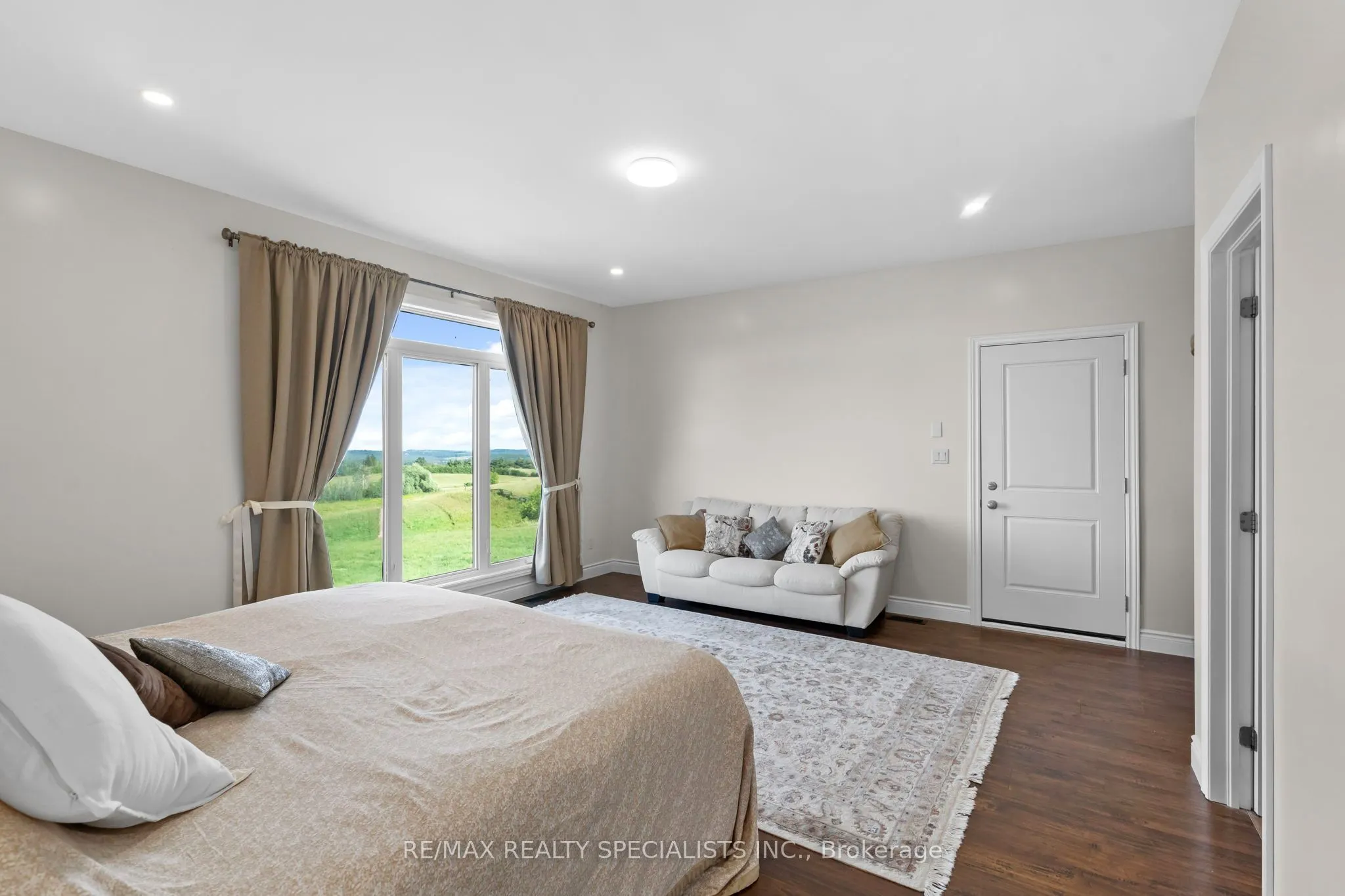 676378 Centre Road