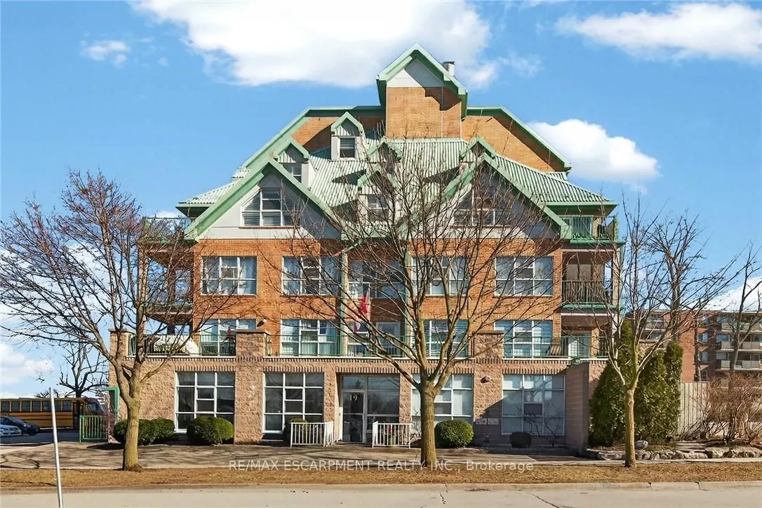 19 Lake Avenue S #303