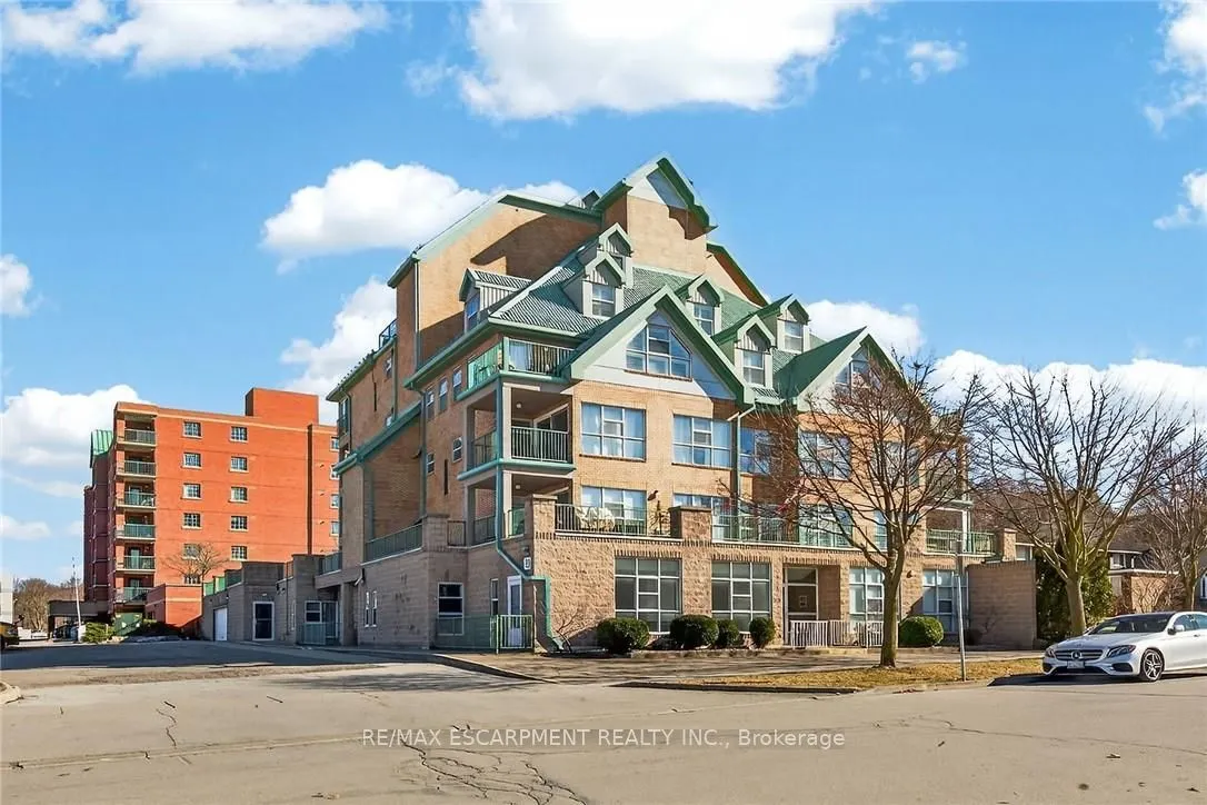 19 Lake Avenue S #303