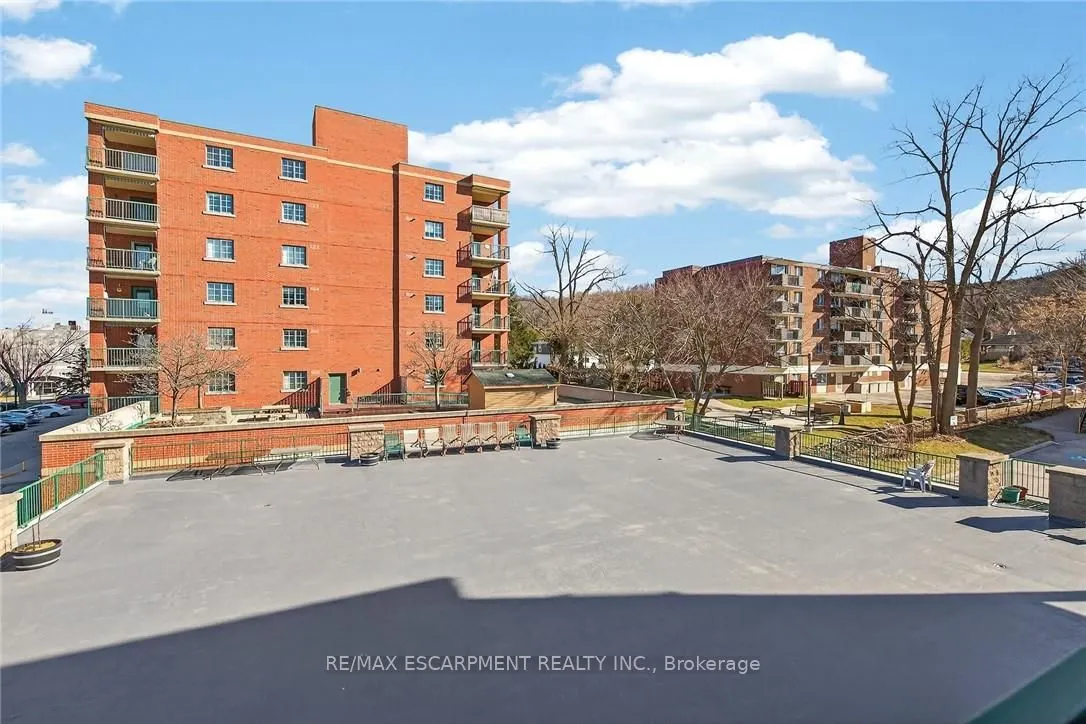 19 Lake Avenue S #303