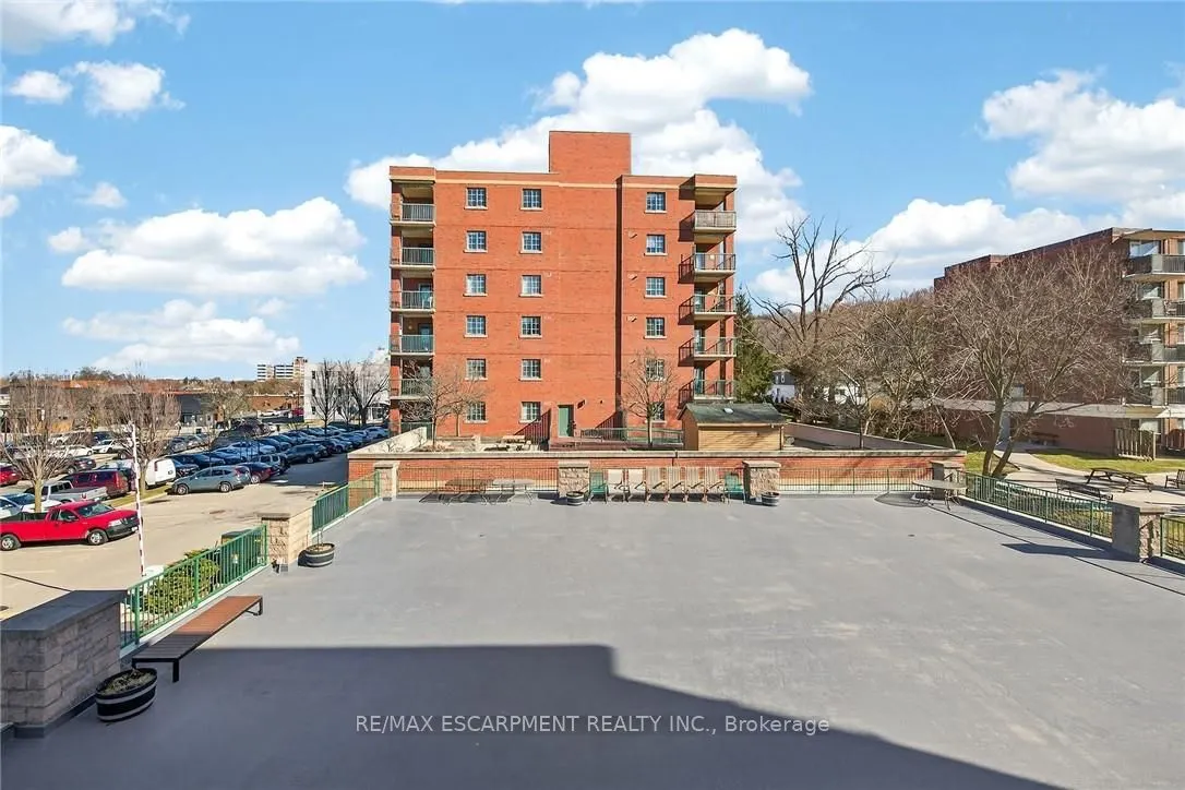 19 Lake Avenue S #303